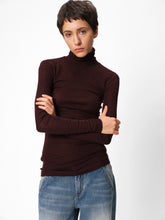 Merino Wool Regular-Sleeve Mock Neck Fitted Long-Sleeve Top rust