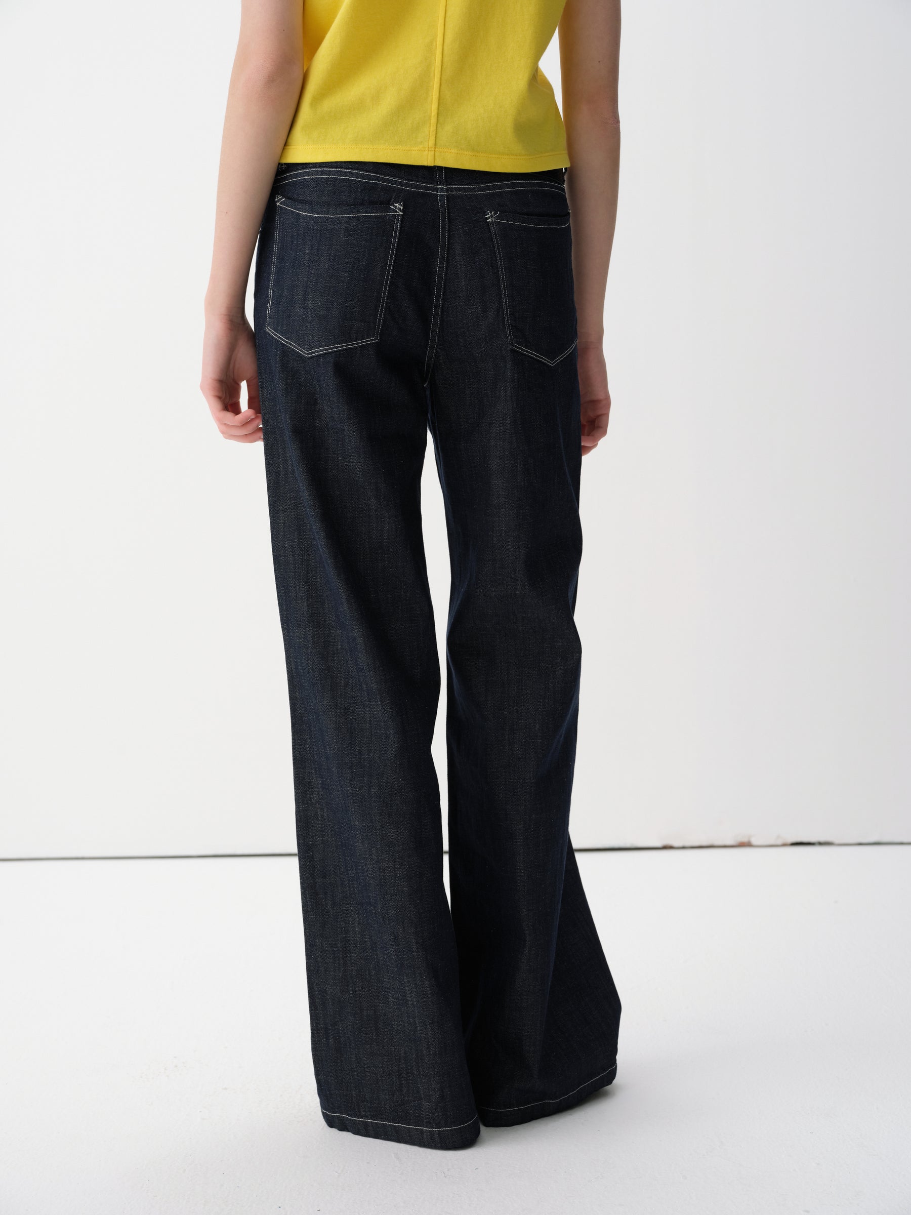 Low-Rise Contrast Topstitch Straight Wide-Leg Jeans Blue