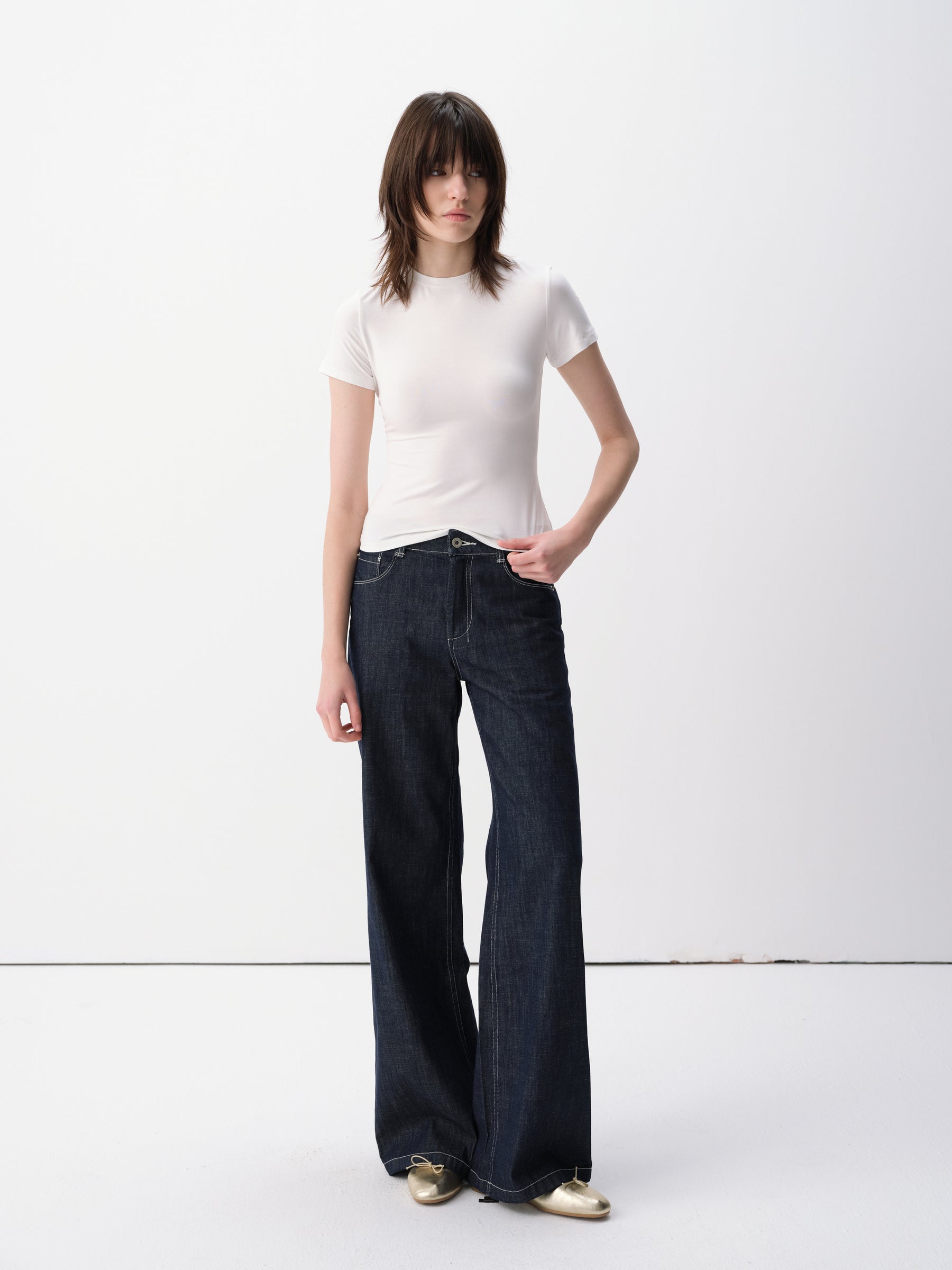 Basic Sculpted Fit Solid Slim Short-Sleeve Tee White