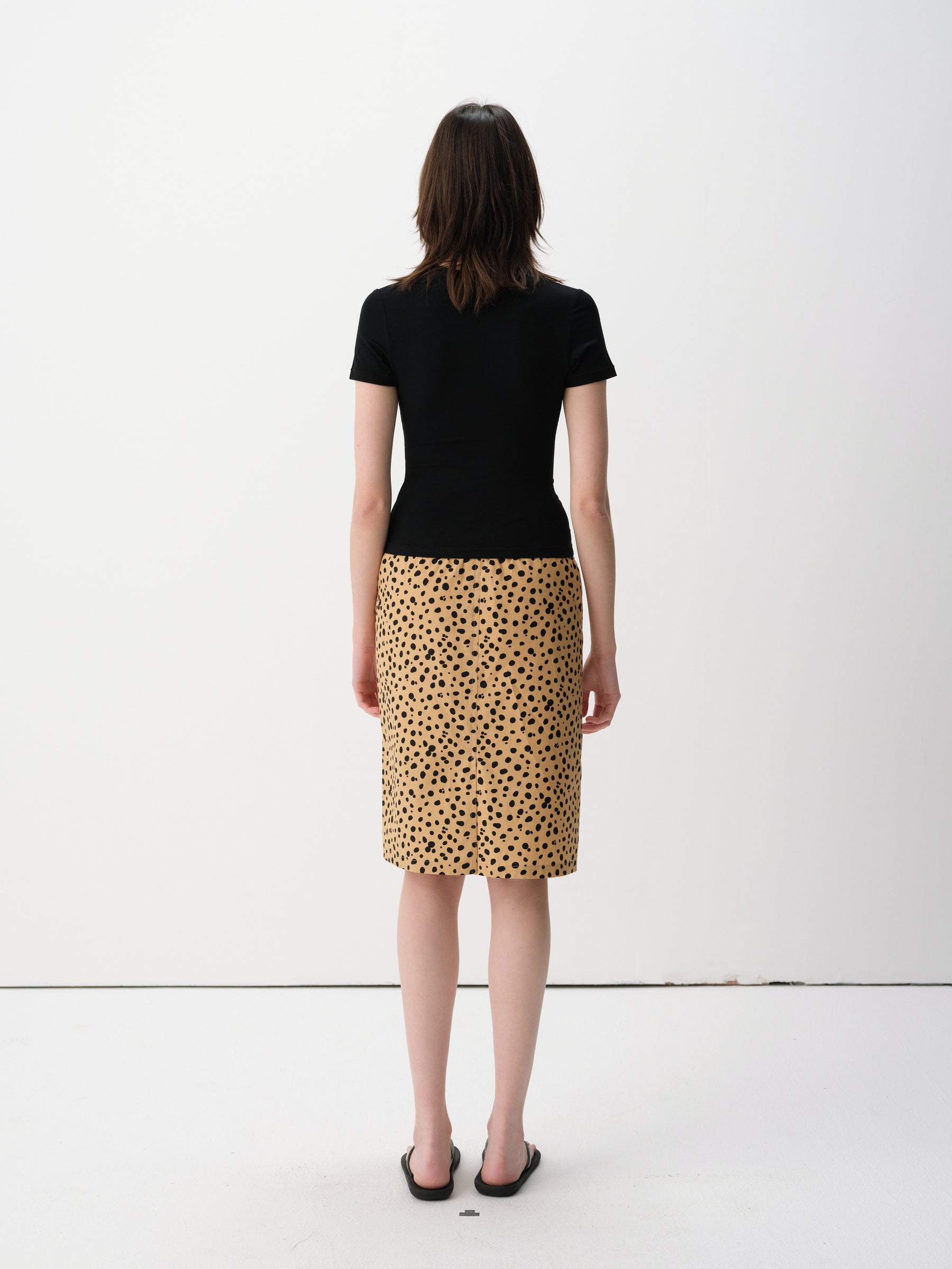 Basic Sculpted Fit Solid Slim Short-Sleeve Tee Black