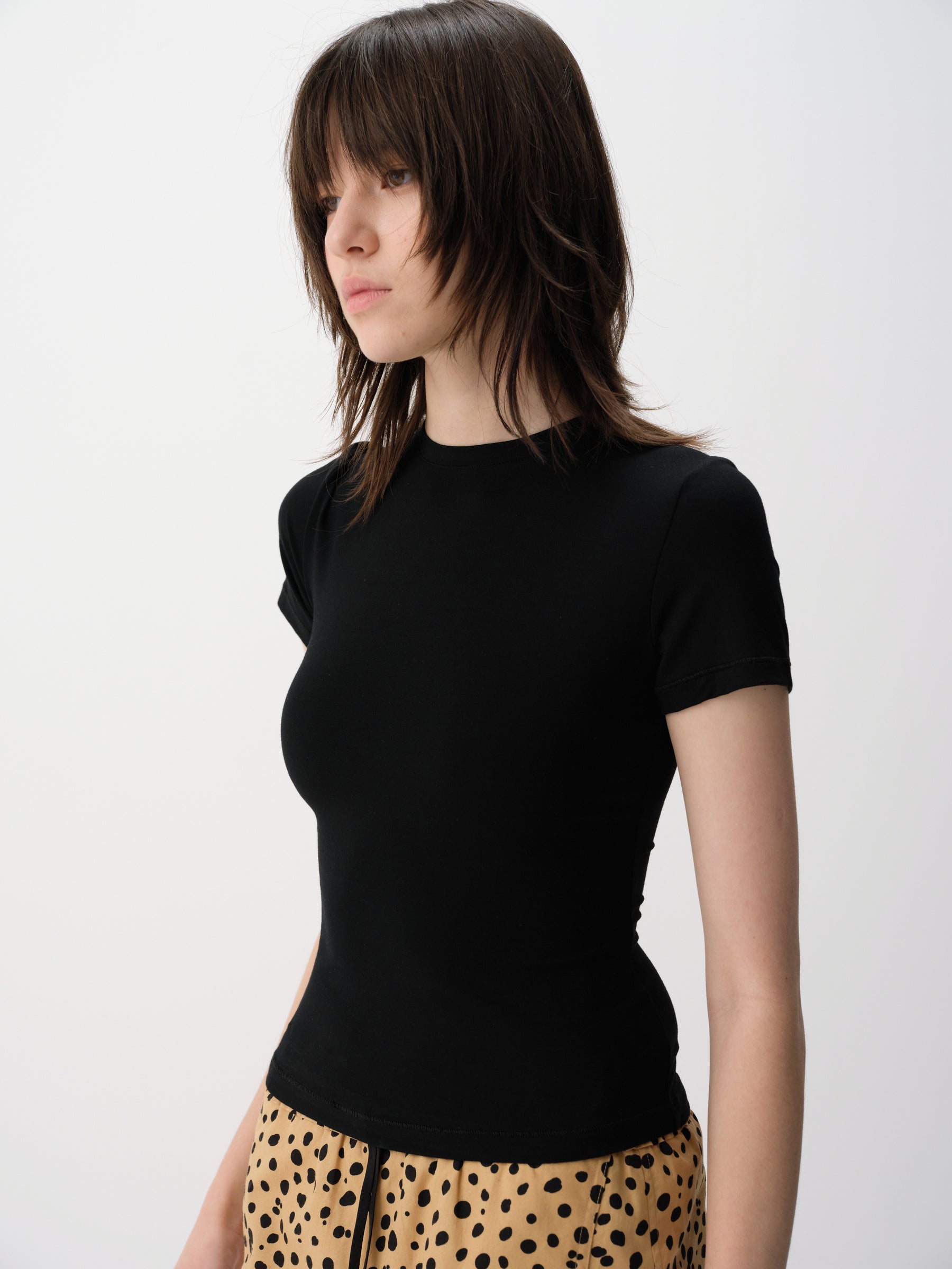 Basic Sculpted Fit Solid Slim Short-Sleeve Tee Black