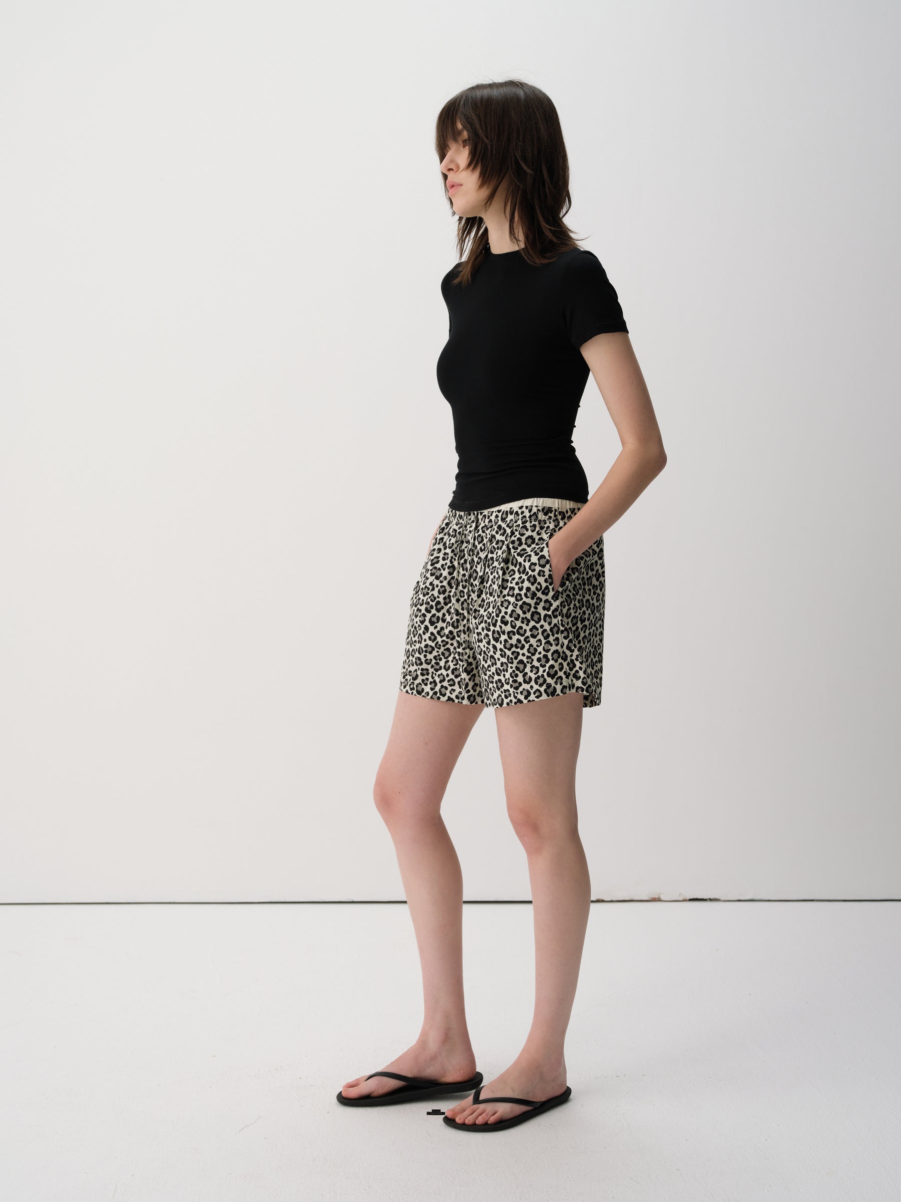 Basic Sculpted Fit Solid Slim Short-Sleeve Tee Black