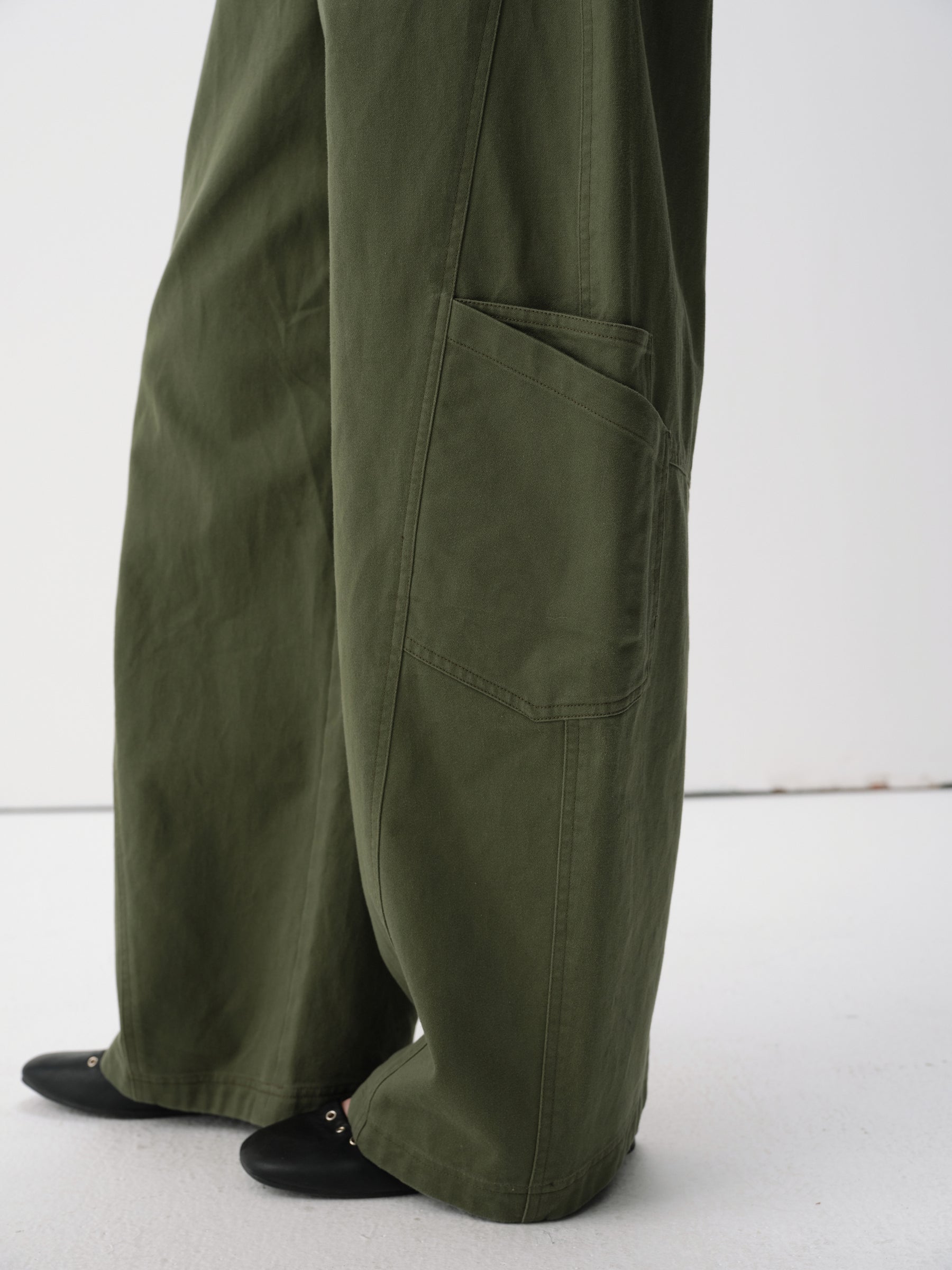 Mid-Low Rise Cotton Structured Curved Hem Casual Pants Military Green