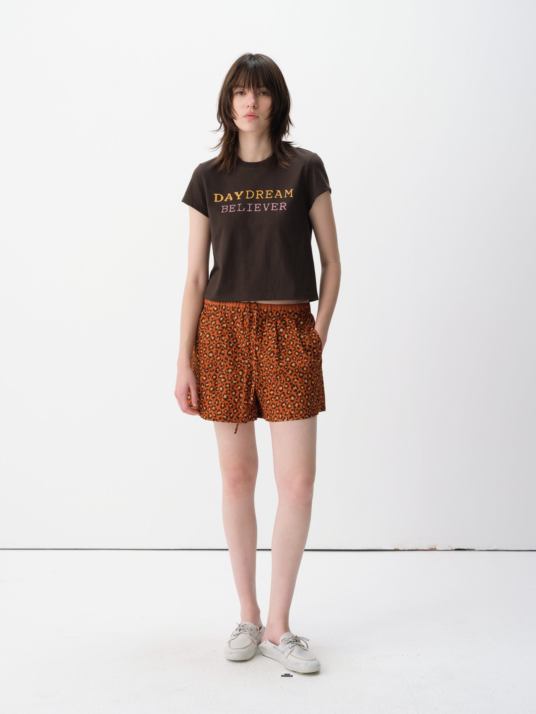 Contrast Slogan Print Regular Shoulder Short-Sleeve Tee Coffee Brown