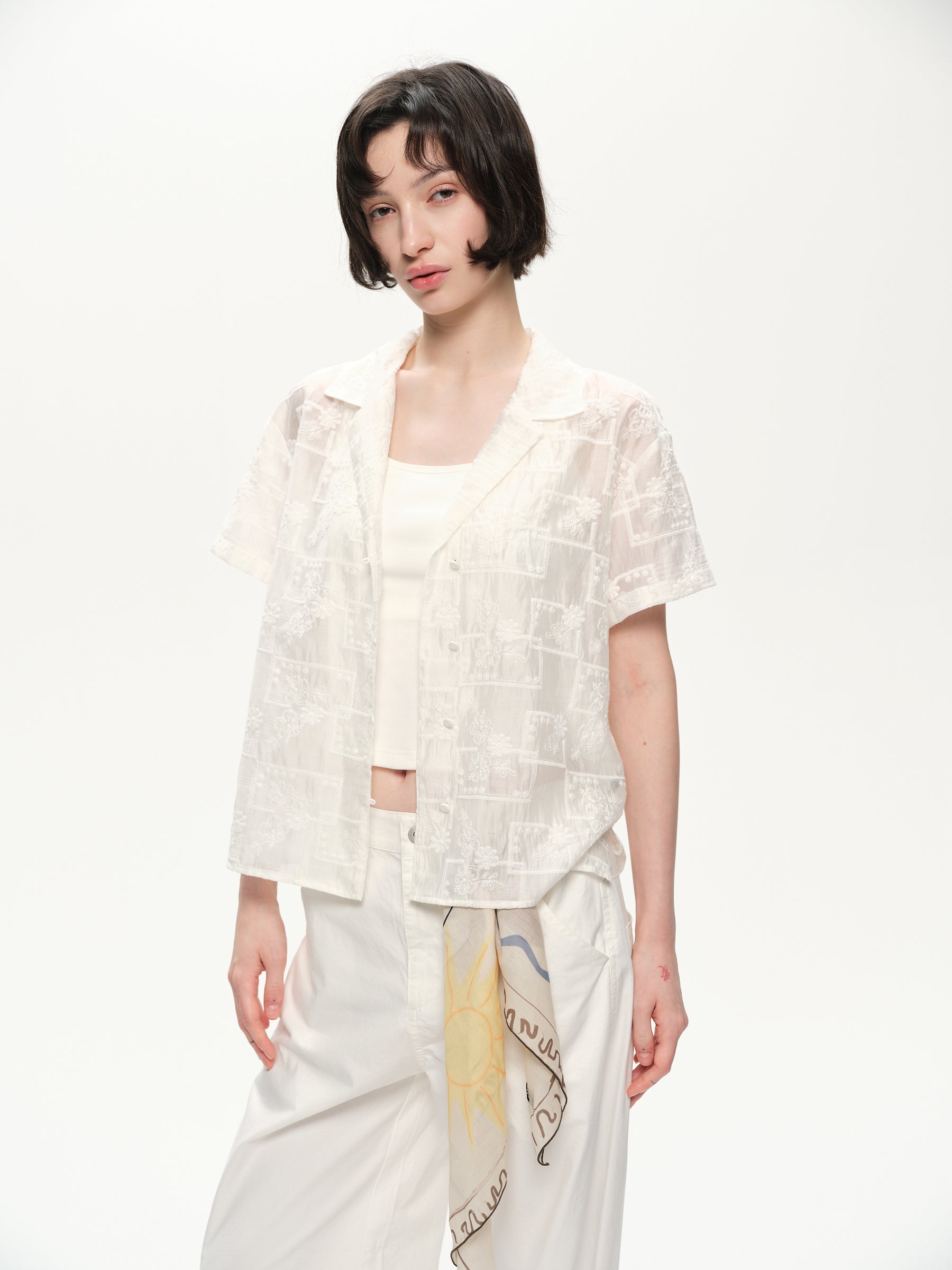 Embroidered breathable loose short-sleeved shirt white