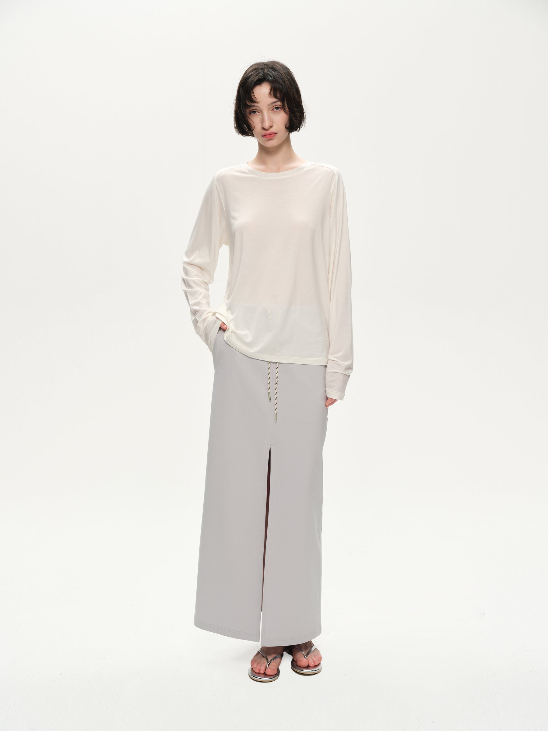 Lyocell wool shoulder cuff design  soft texture T-shirt creamy white