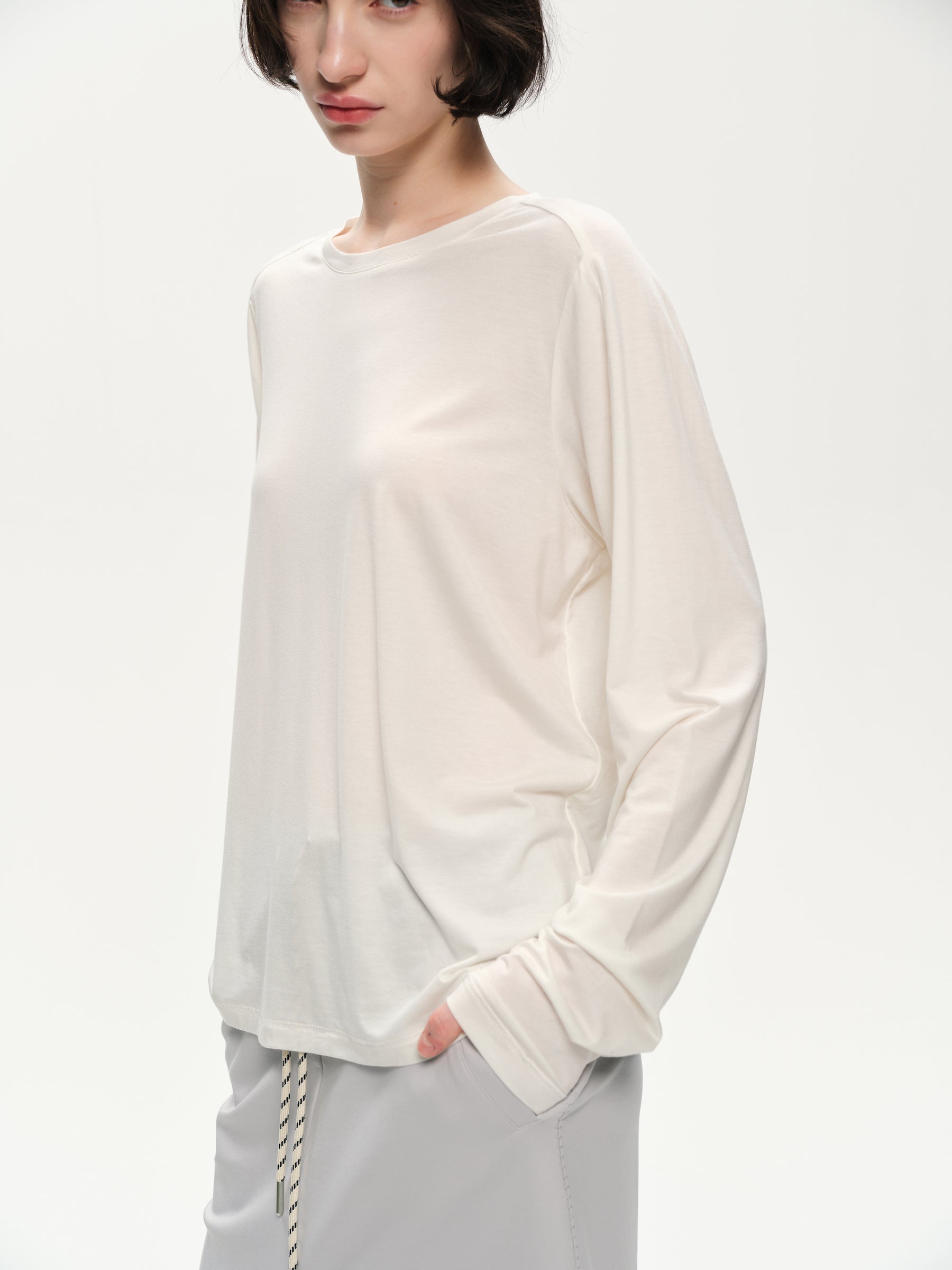 Lyocell wool shoulder cuff design  soft texture T-shirt creamy white
