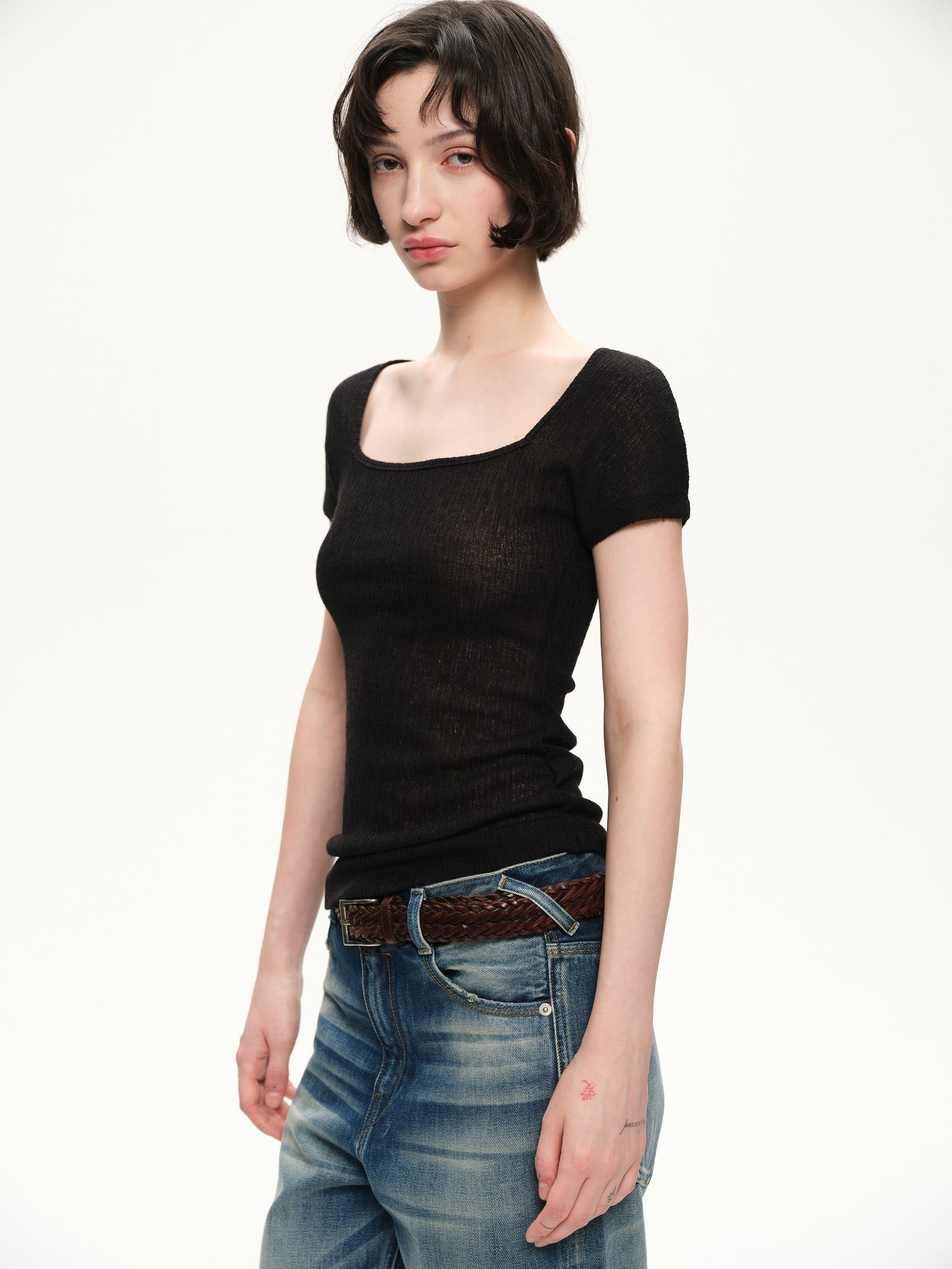 Flax blending trim fit square neck T-shirt black