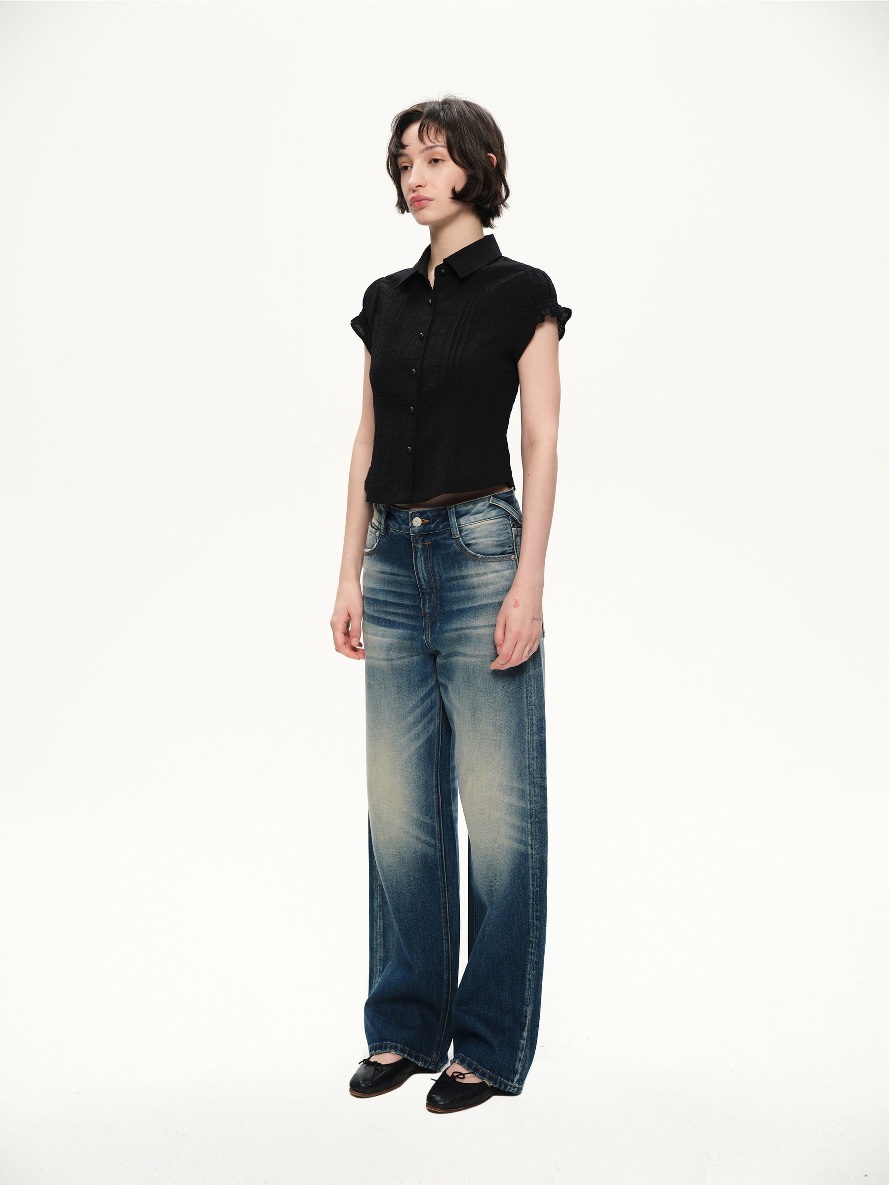 Hidden pattern bubble sleeves fitted short-sleeved shirt black