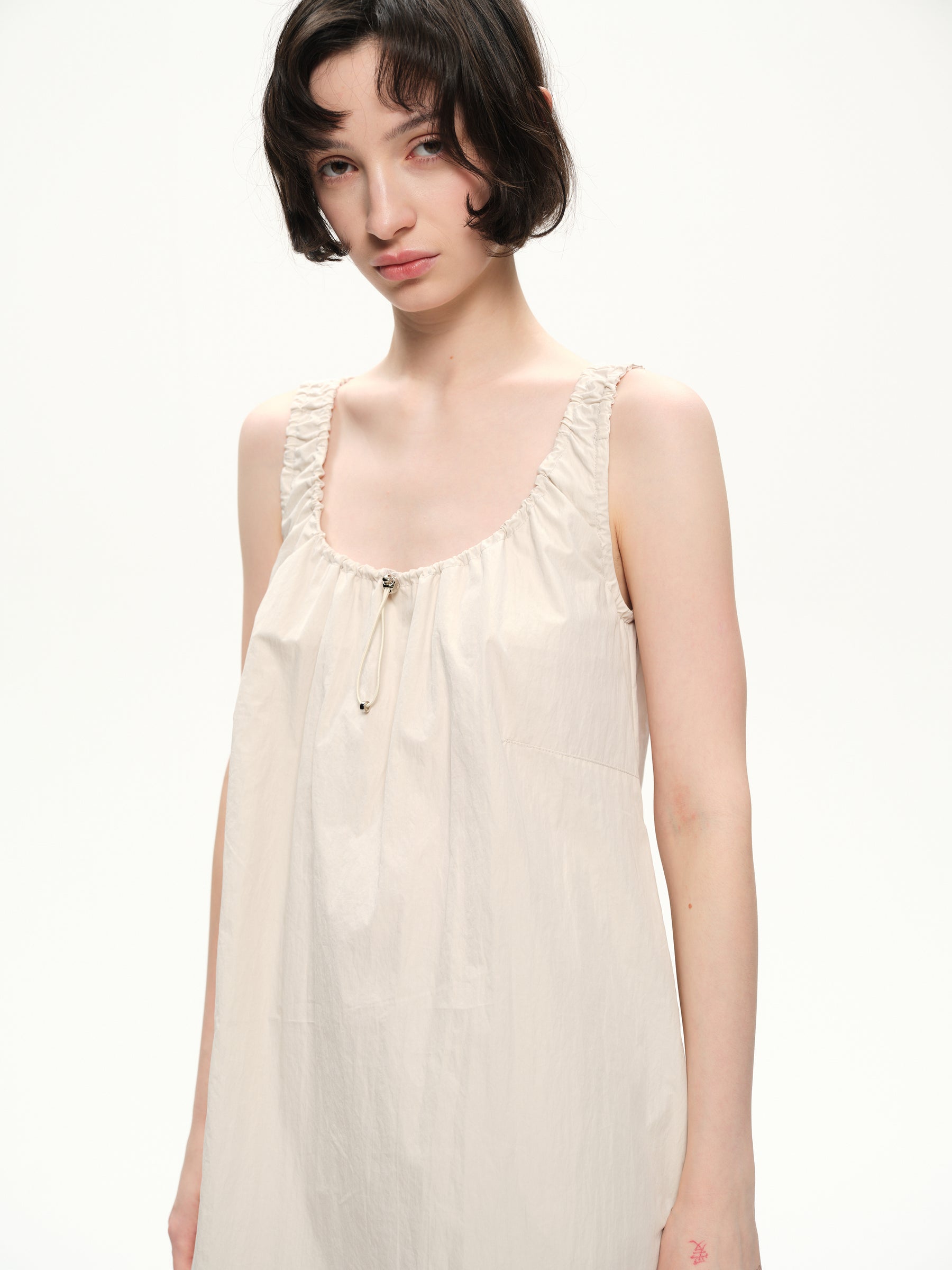 U-neck strap a-line dress apricot