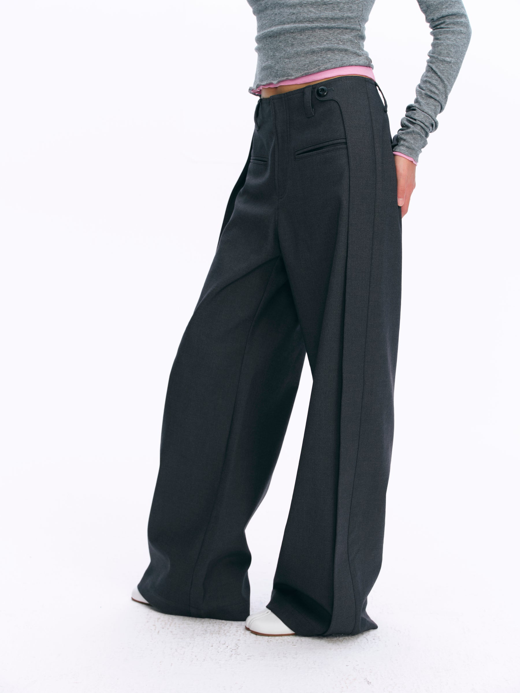 Low-Rise Side-Panel Wide-Leg Trousers gray