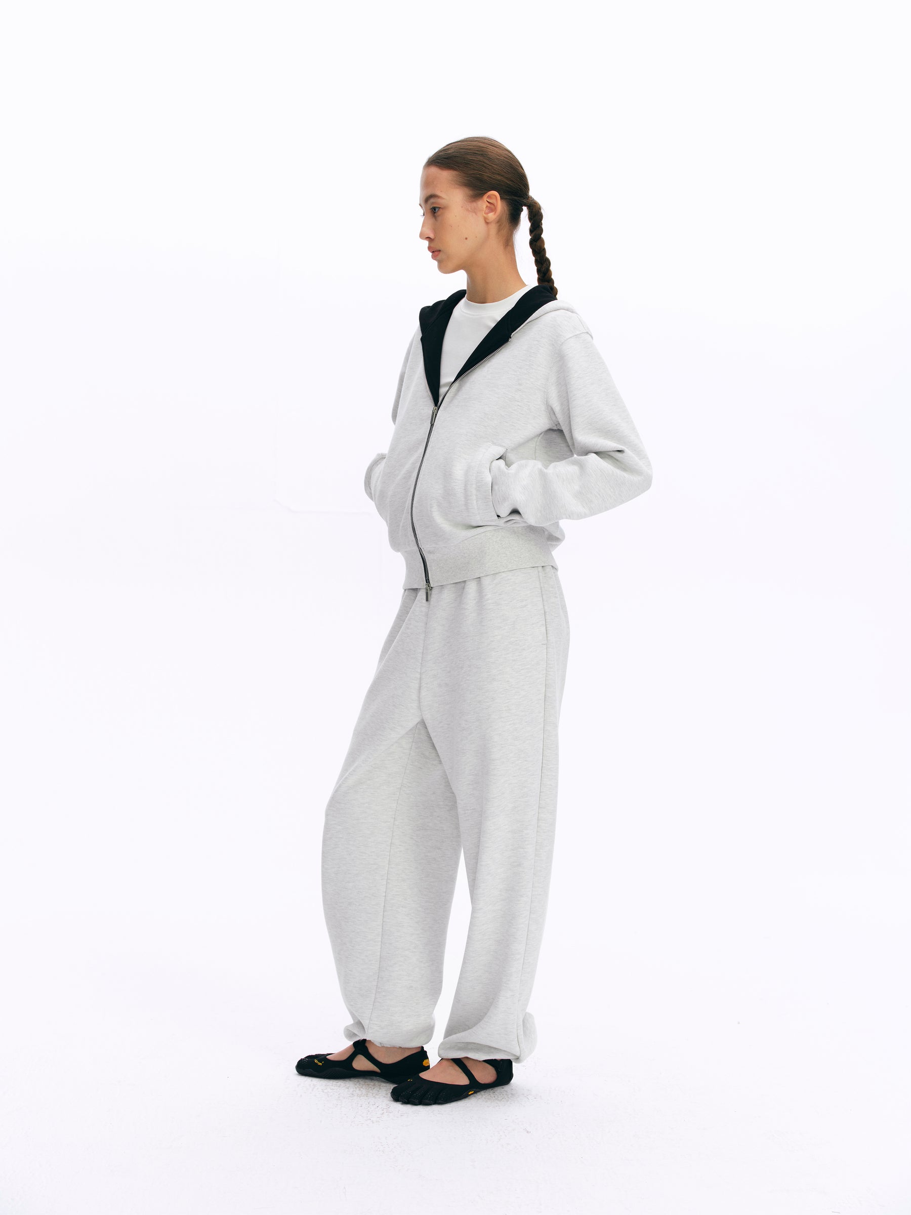 Mid-Rise Elastic Cuff Jogger Pants gray