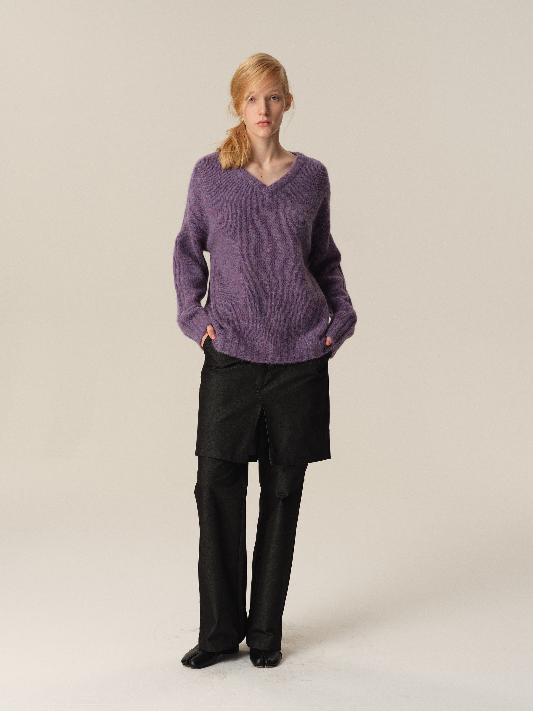 Alpaca Wool V-Neck Drop-Shoulder Sweater purple