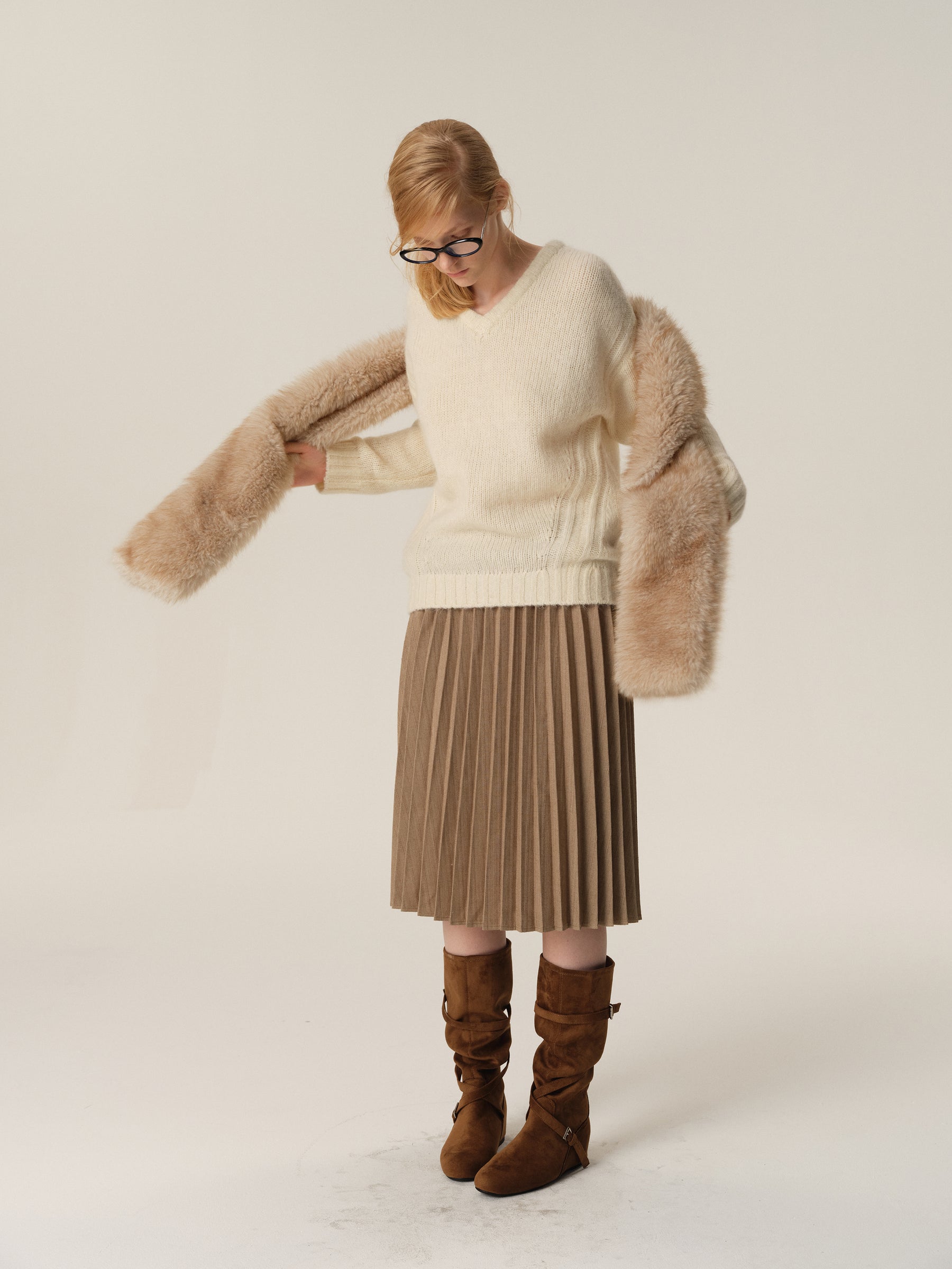 Alpaca Wool V-Neck Drop-Shoulder Sweater apricot