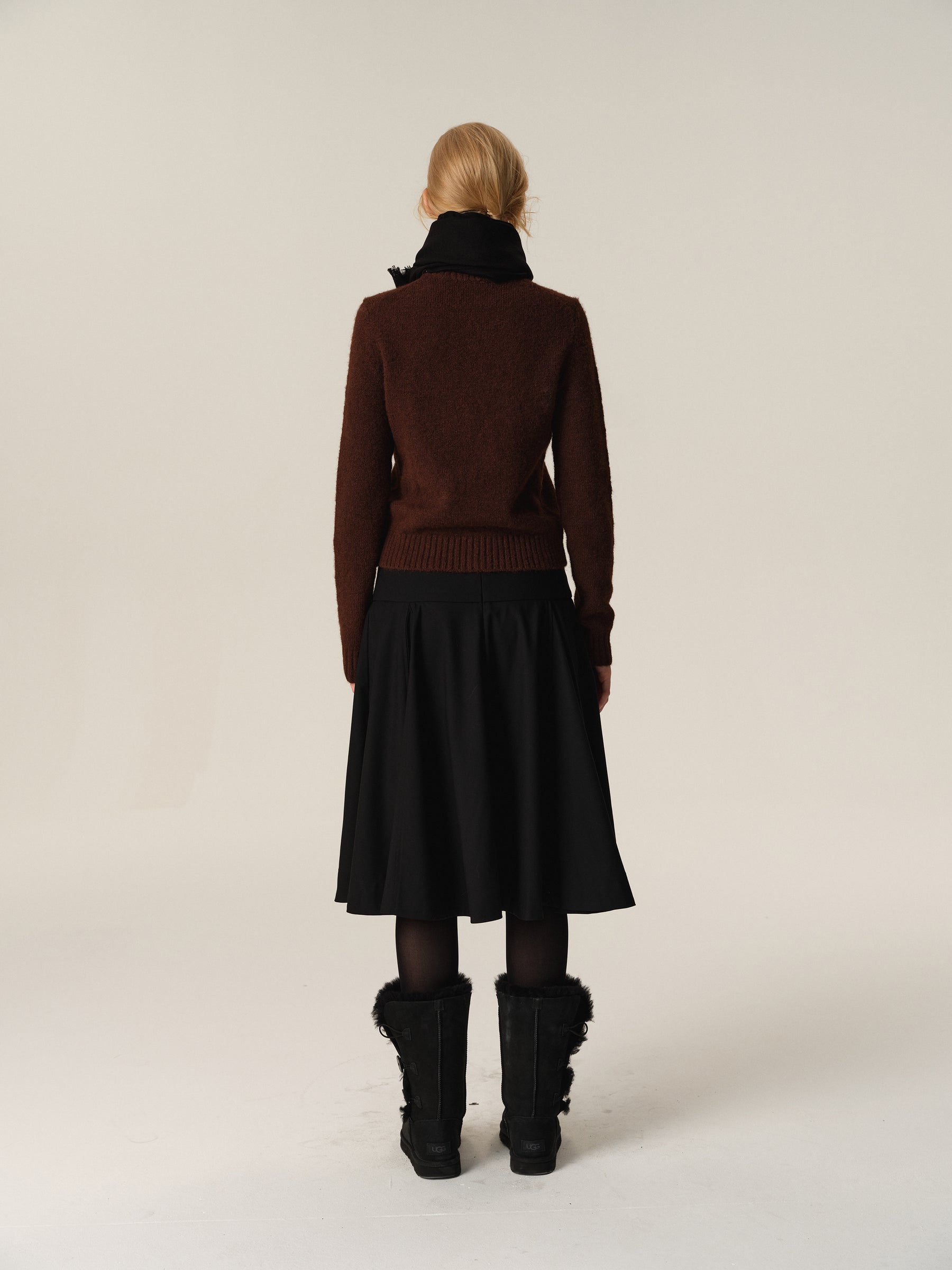 Cat Jacquette Crewneck Fitted Cropped Sweater brown