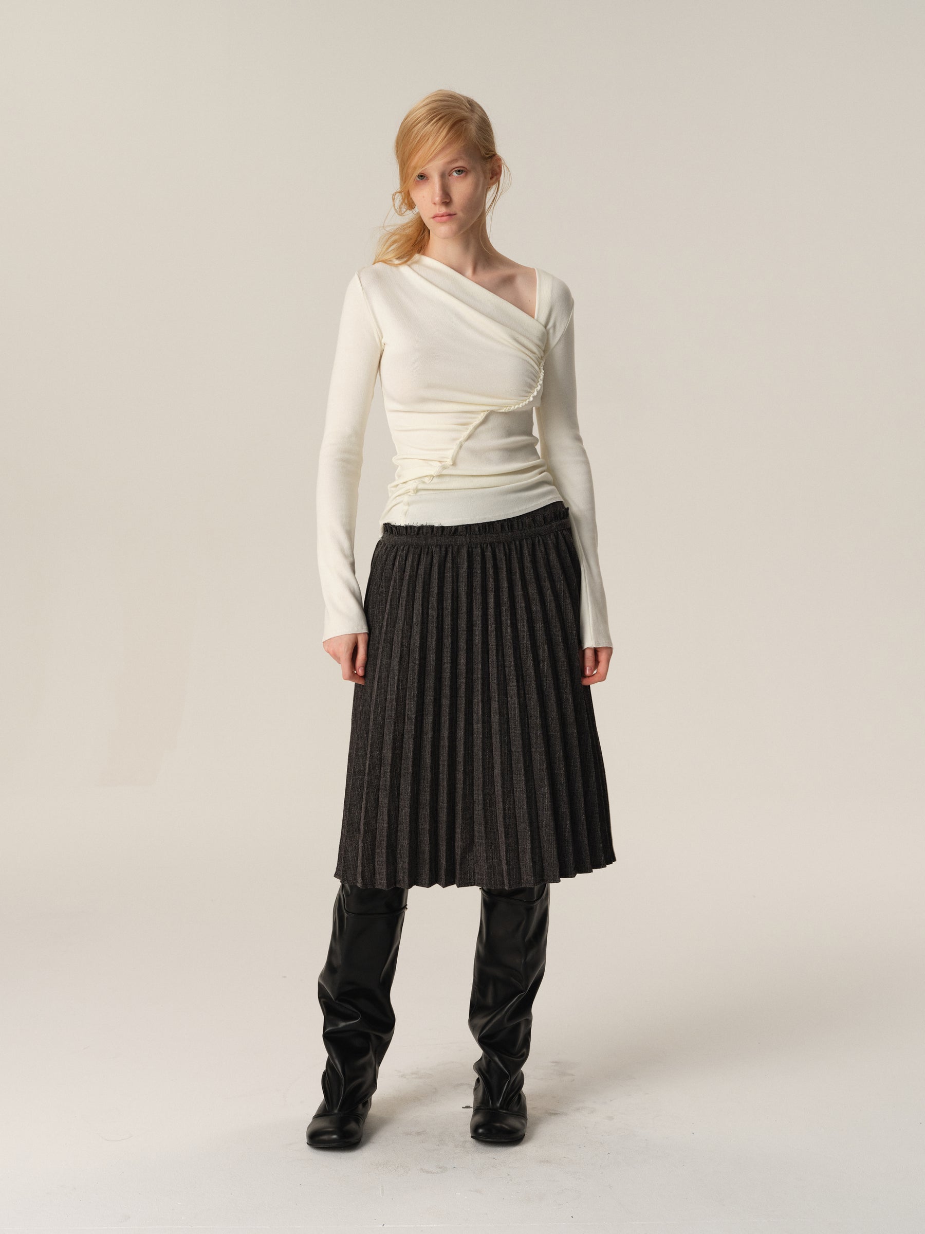 Mid-Low Waist Raw Hem Pleated Textured Midi Skirt gray