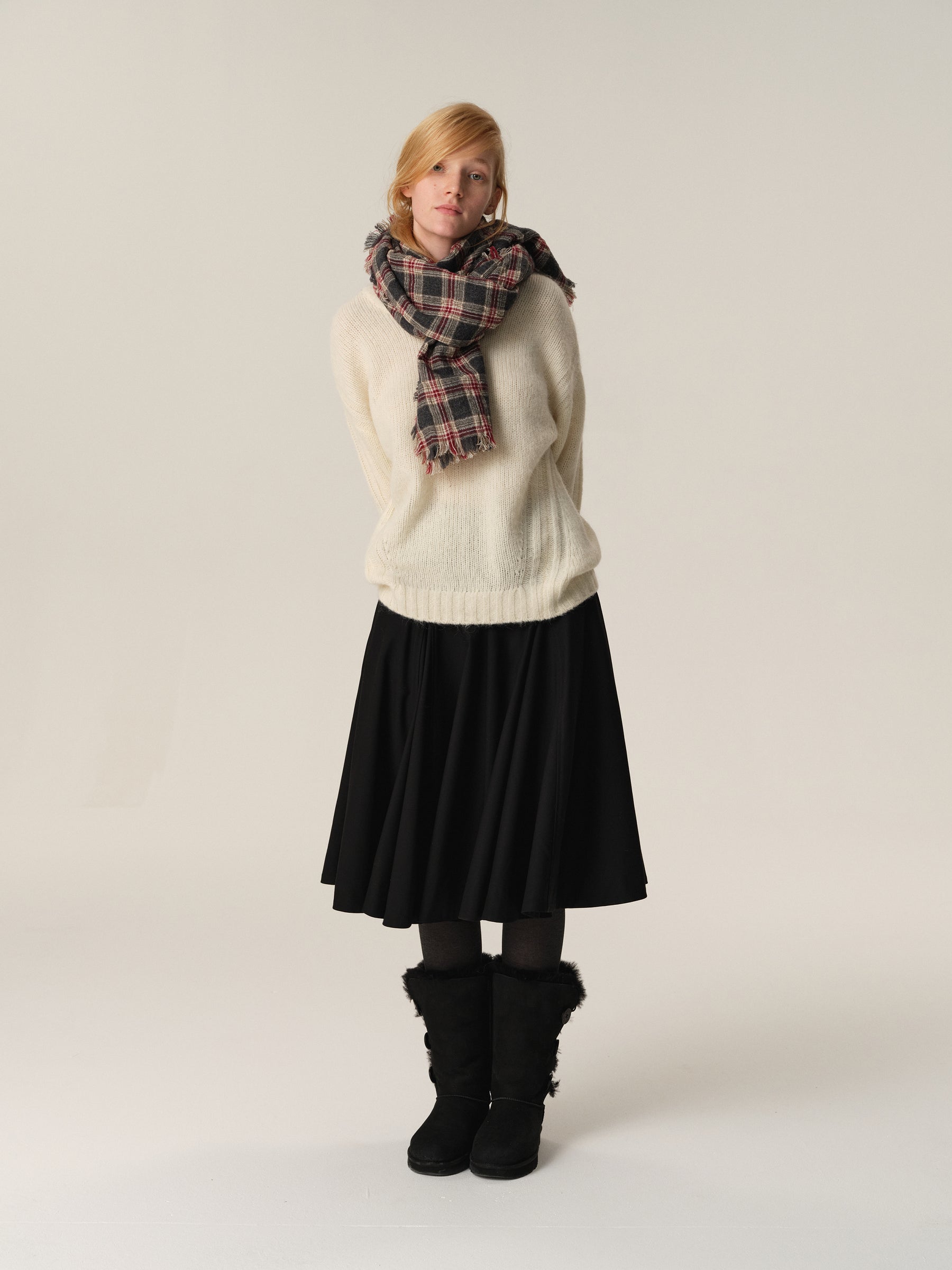 Alpaca Wool V-Neck Drop-Shoulder Sweater apricot