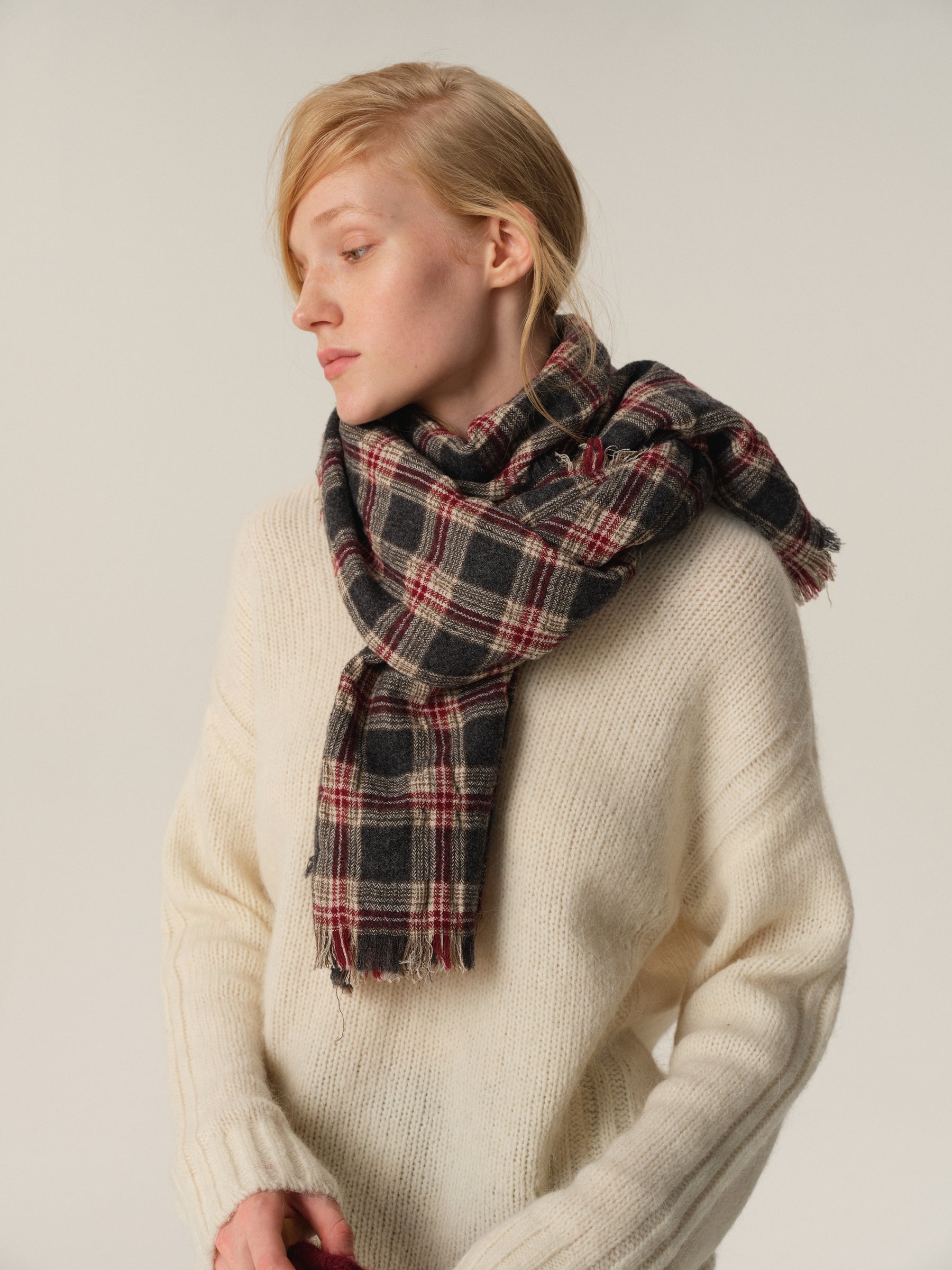 Vintage Wool Crinkle Textured Fringed Scarf Shawl red & gray check