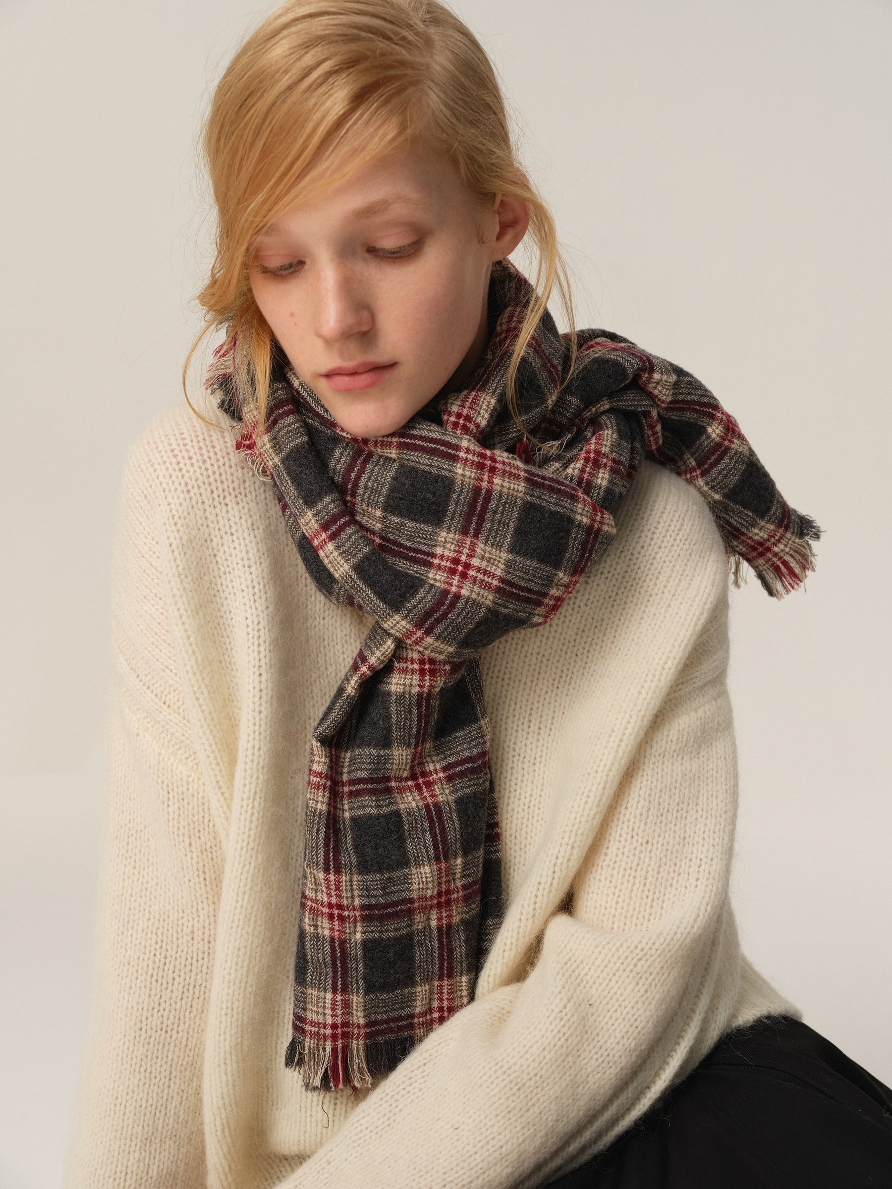 Vintage Wool Crinkle Textured Fringed Scarf Shawl red & gray check