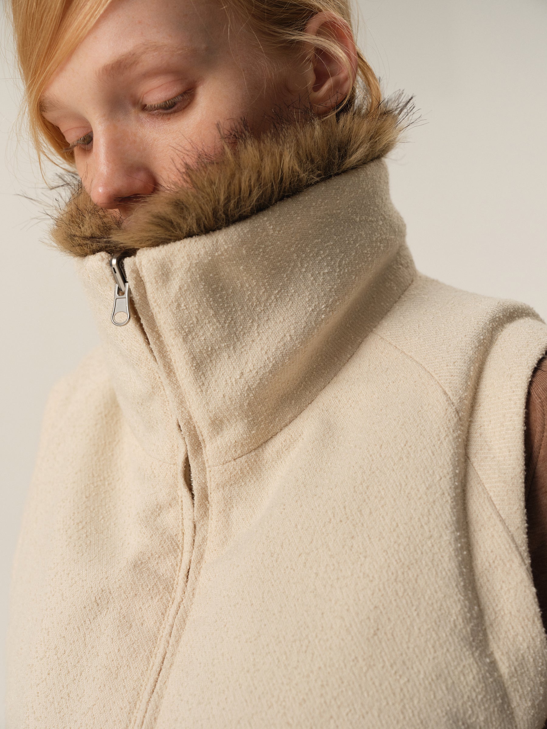 Reversible Faux Fur High-Neck Zip Vest beige