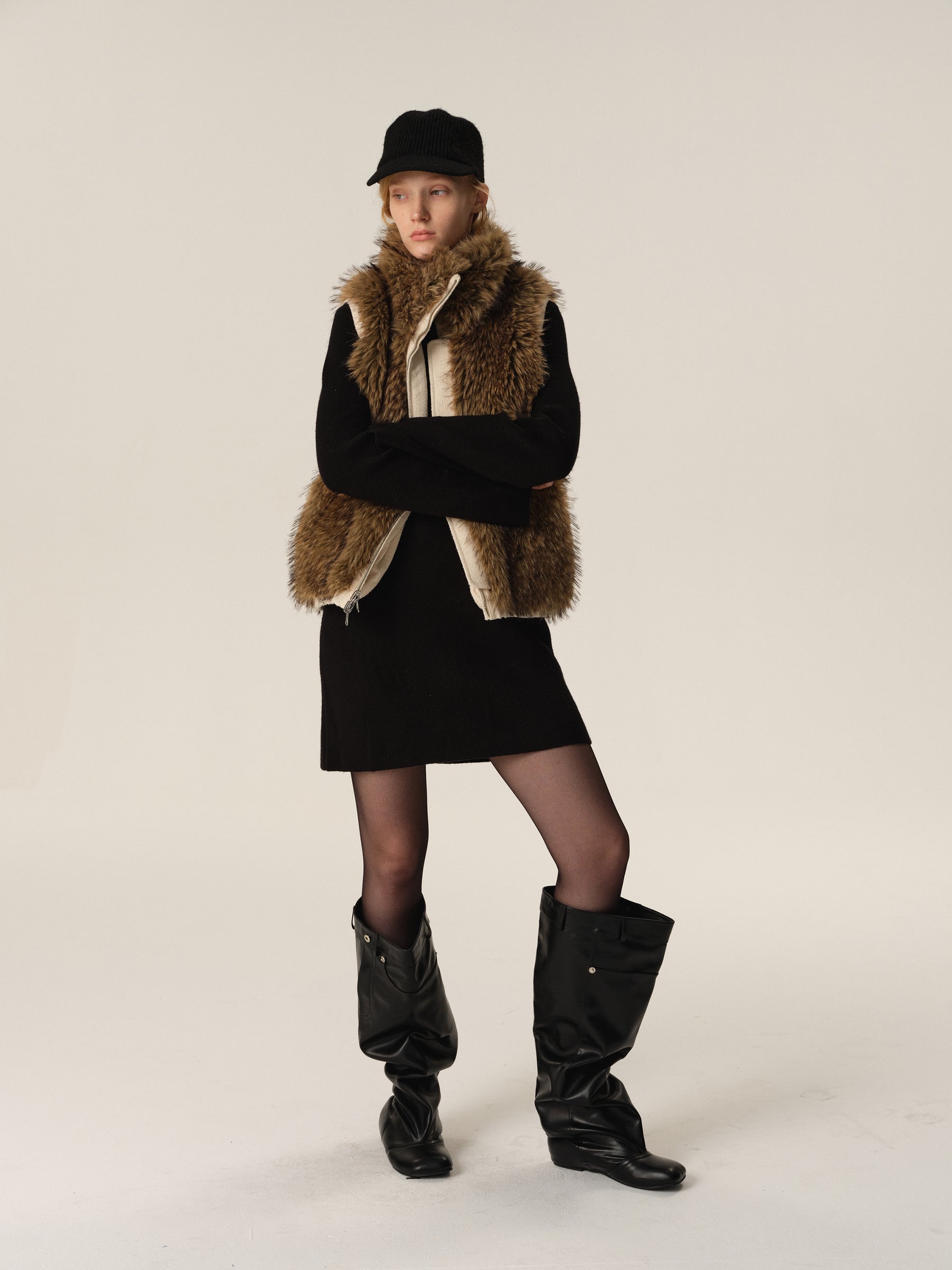 Reversible Faux Fur High-Neck Zip Vest beige