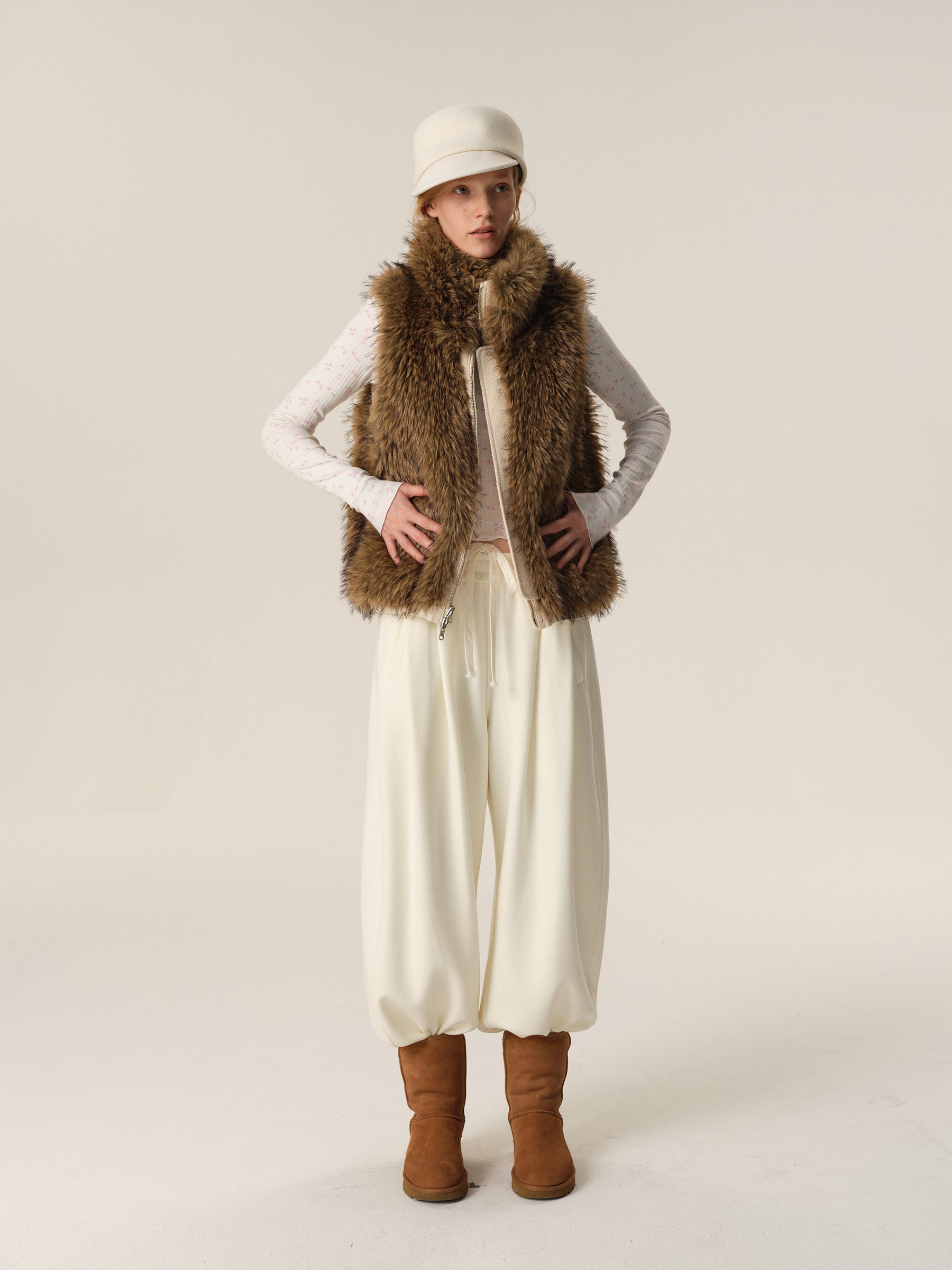 Reversible Faux Fur High-Neck Zip Vest beige