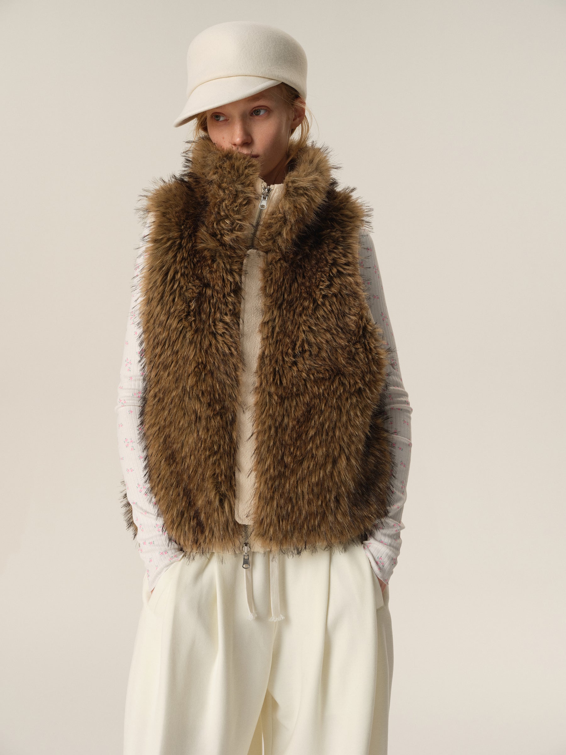Reversible Faux Fur High-Neck Zip Vest beige