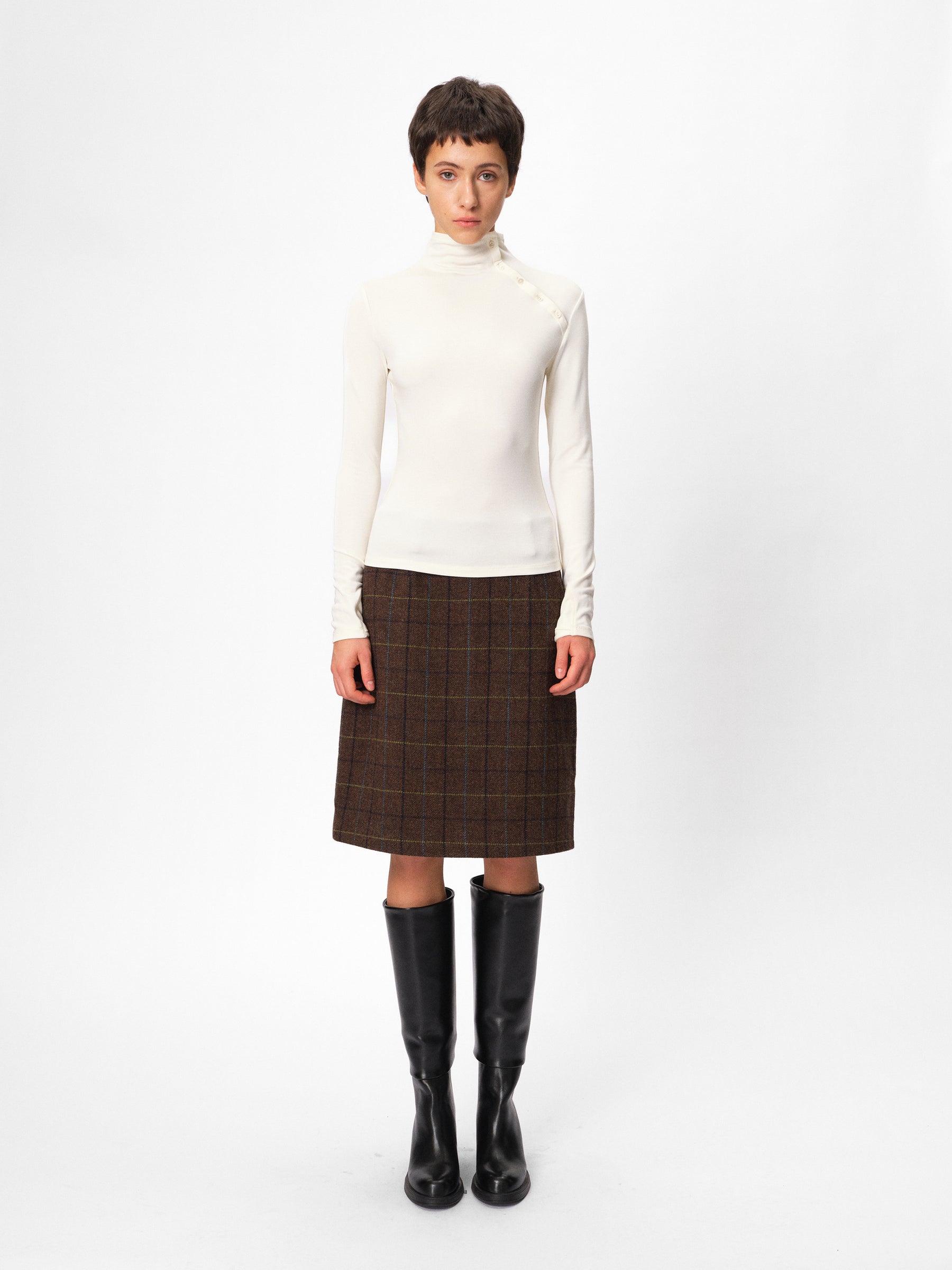 Asymmetric Button Placket Mock Neck Slim Fit Long-Sleeve Base Layer off white