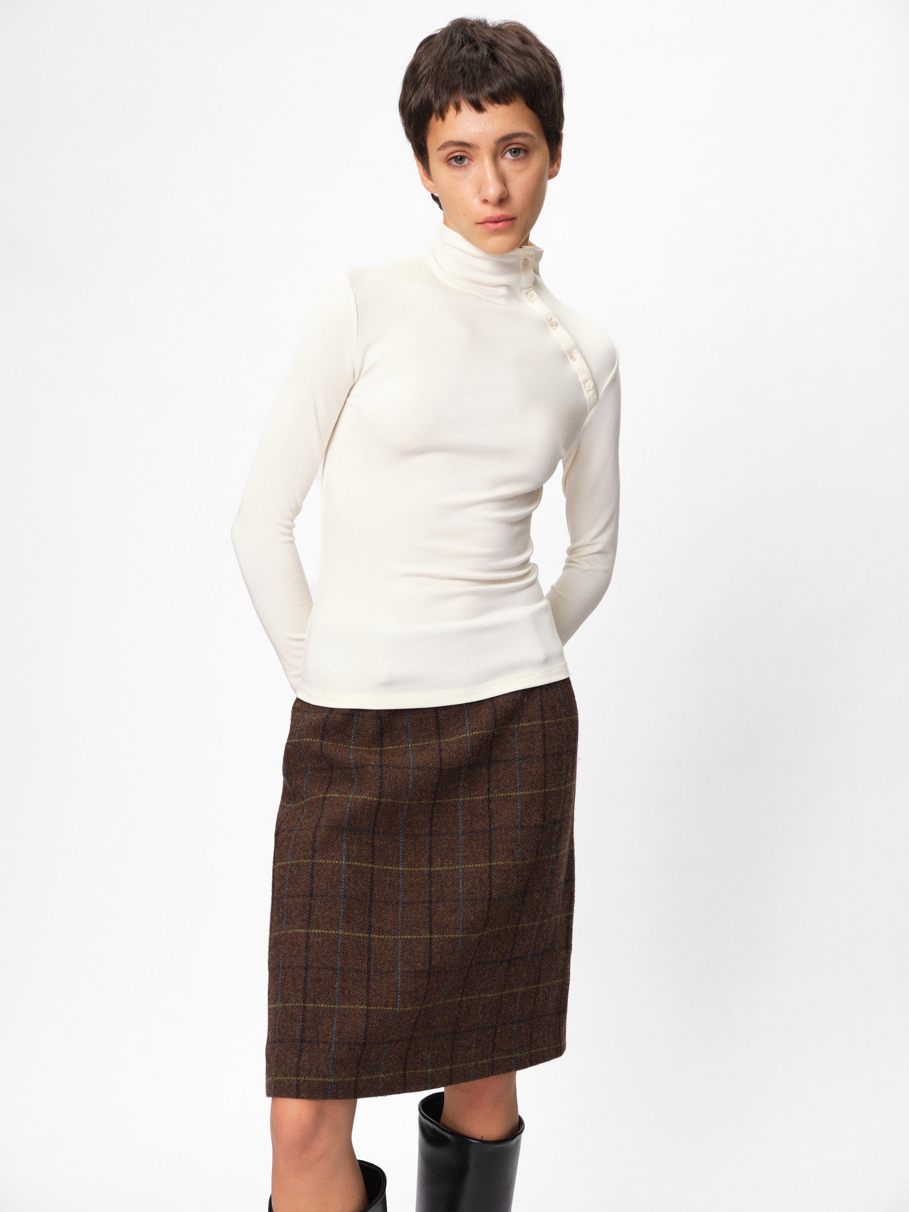 Asymmetric Button Placket Mock Neck Slim Fit Long-Sleeve Base Layer off white