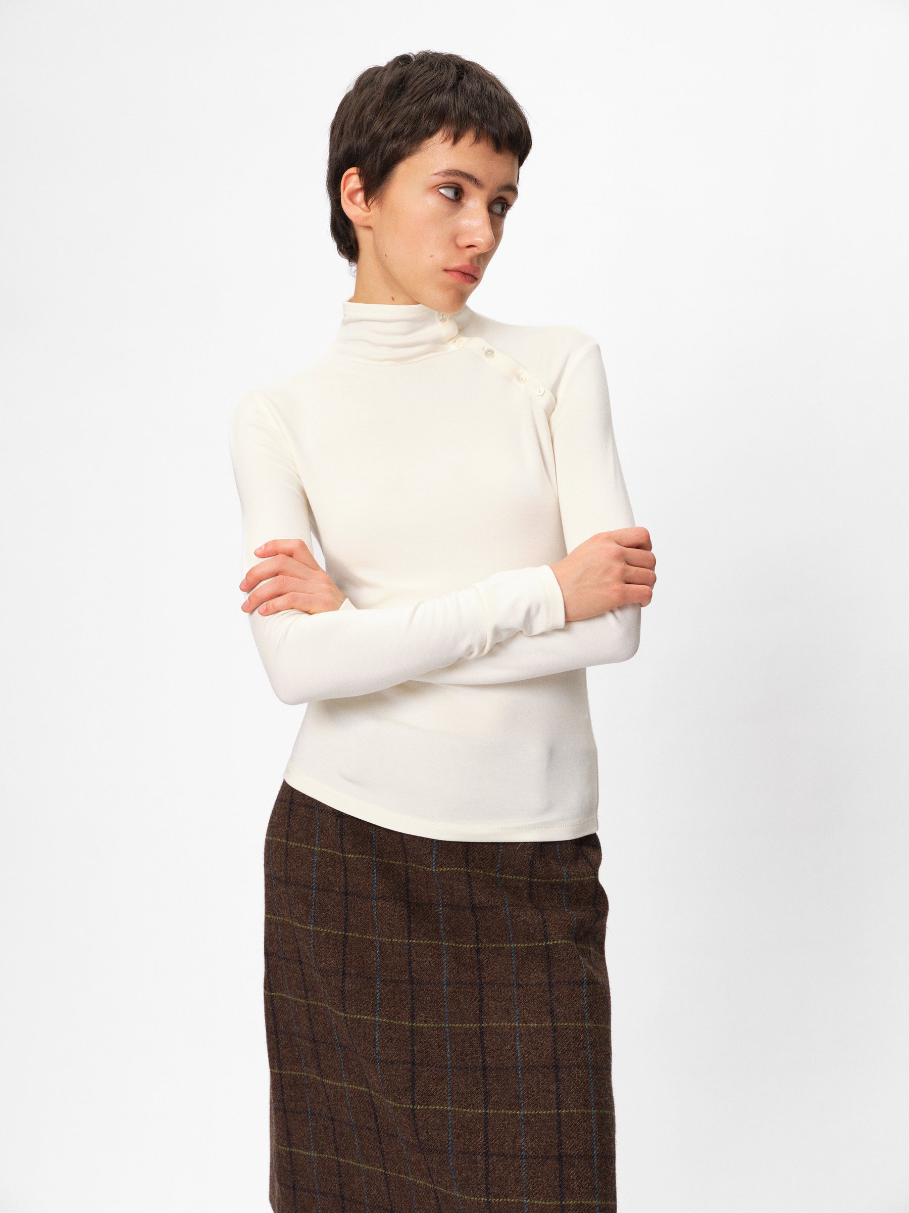 Asymmetric Button Placket Mock Neck Slim Fit Long-Sleeve Base Layer off white