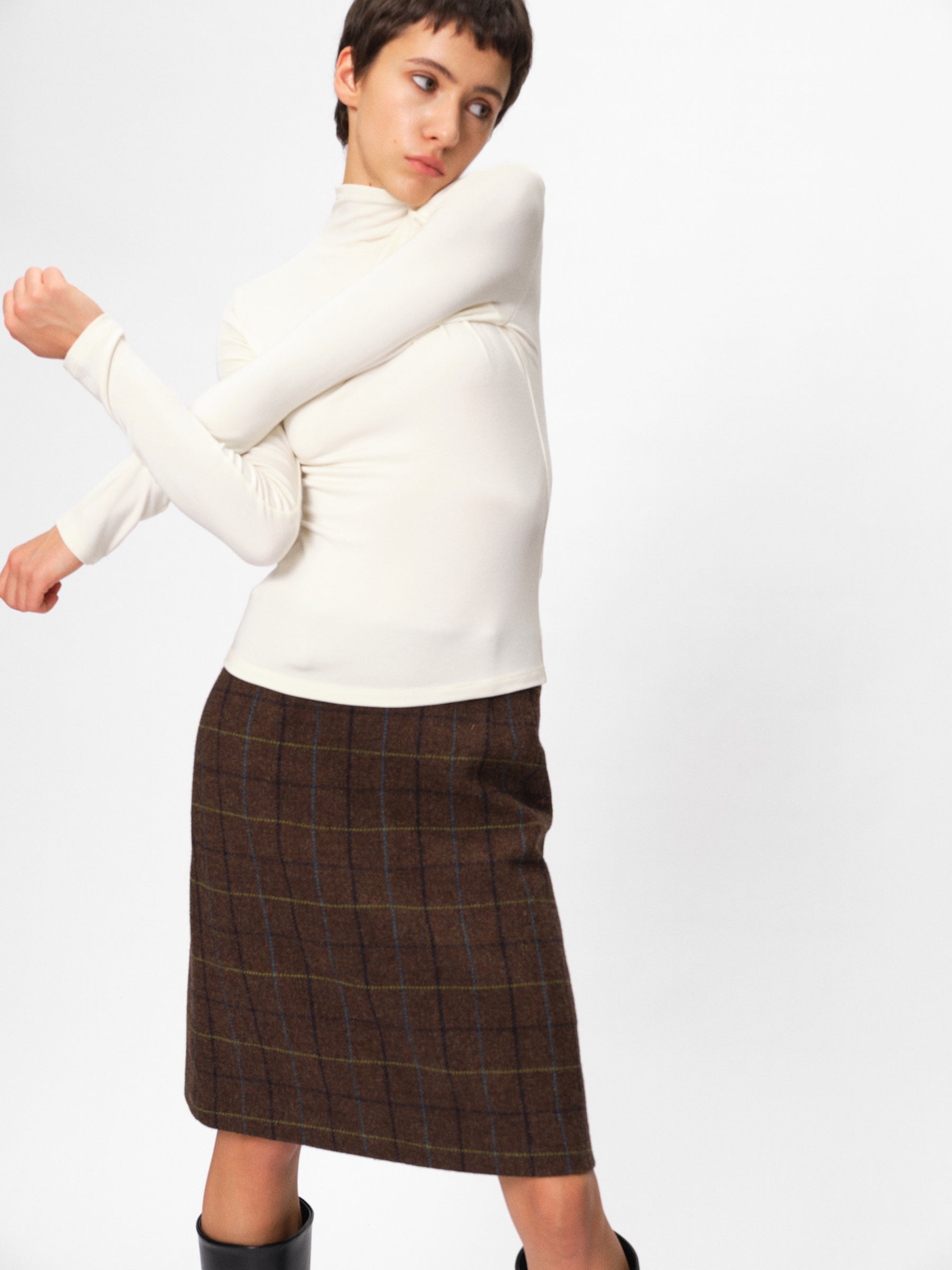 Asymmetric Button Placket Mock Neck Slim Fit Long-Sleeve Base Layer off white
