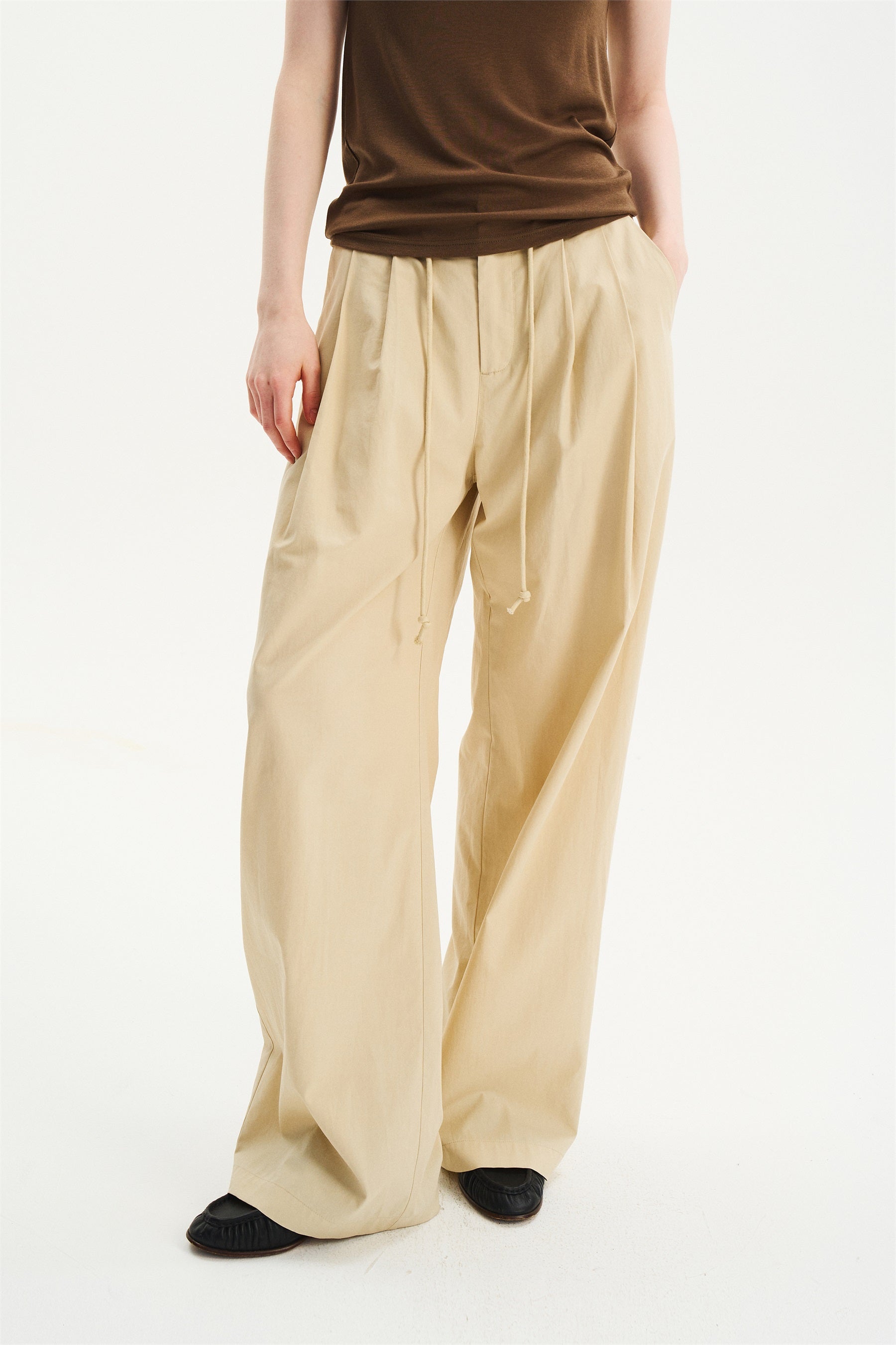 Mid-Low Rise Pleated Drawstring Pants Light Apricot