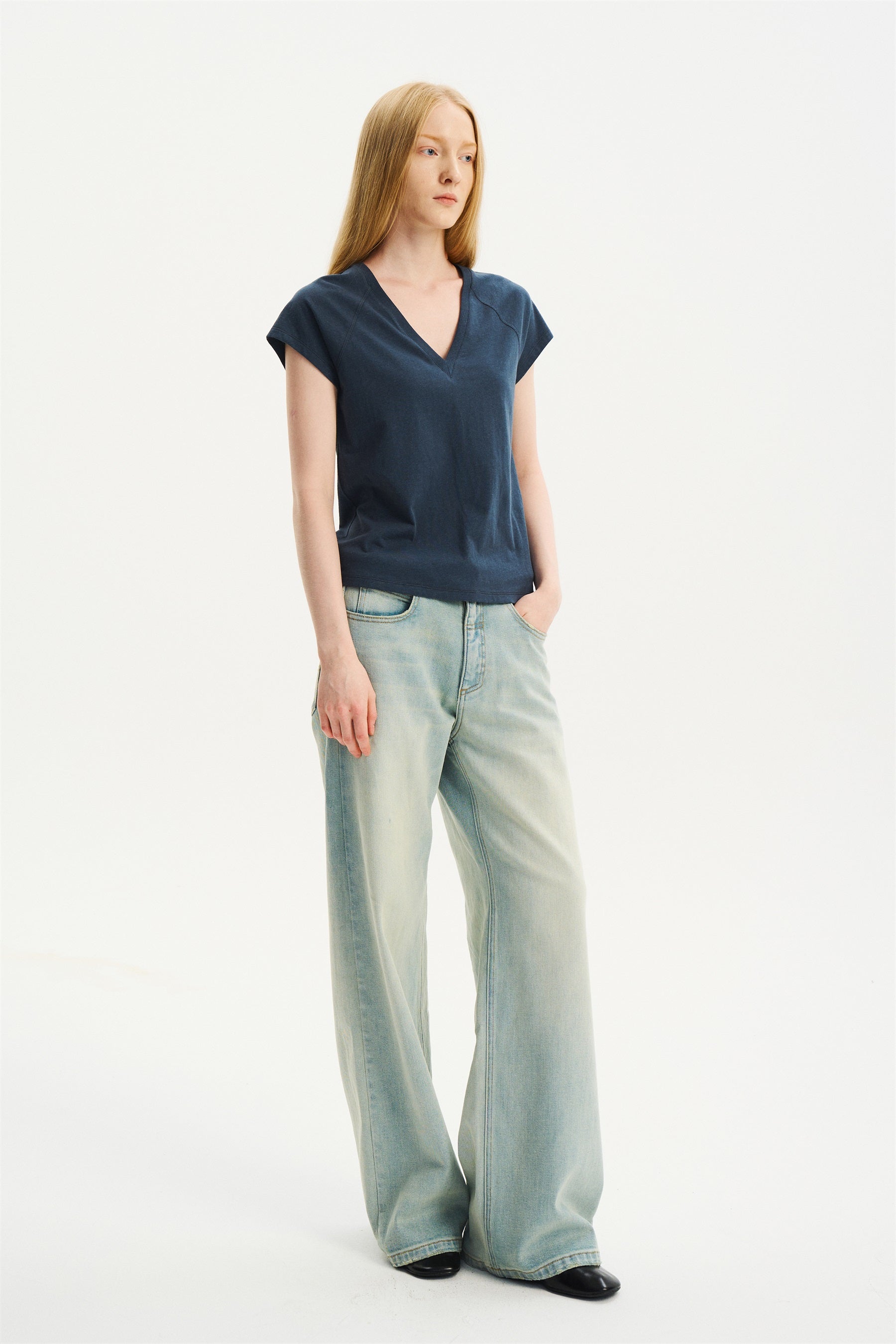 Textured Snowy Cotton-Hemp V-Neck T-Shirt Blue