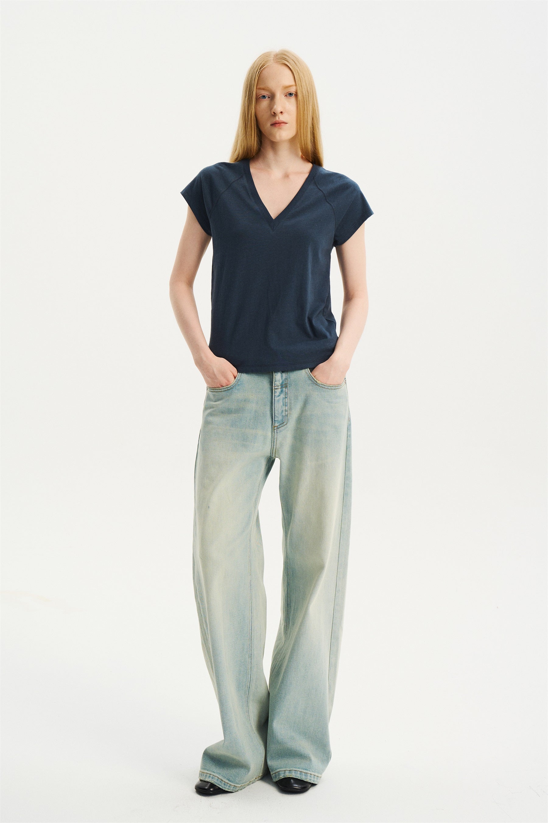 Textured Snowy Cotton-Hemp V-Neck T-Shirt Blue