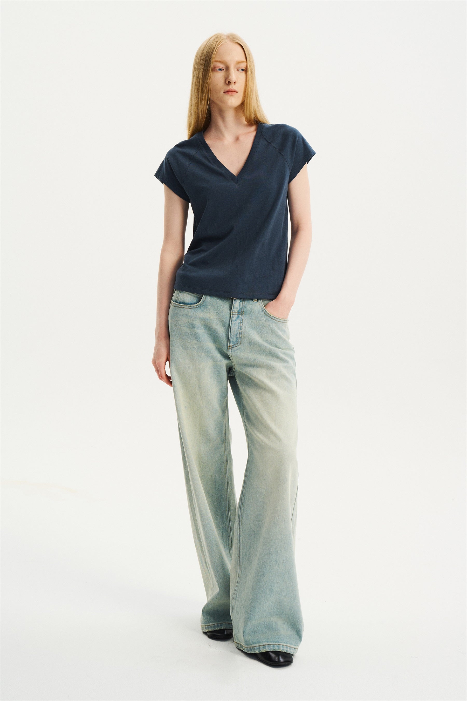 Textured Snowy Cotton-Hemp V-Neck T-Shirt Blue