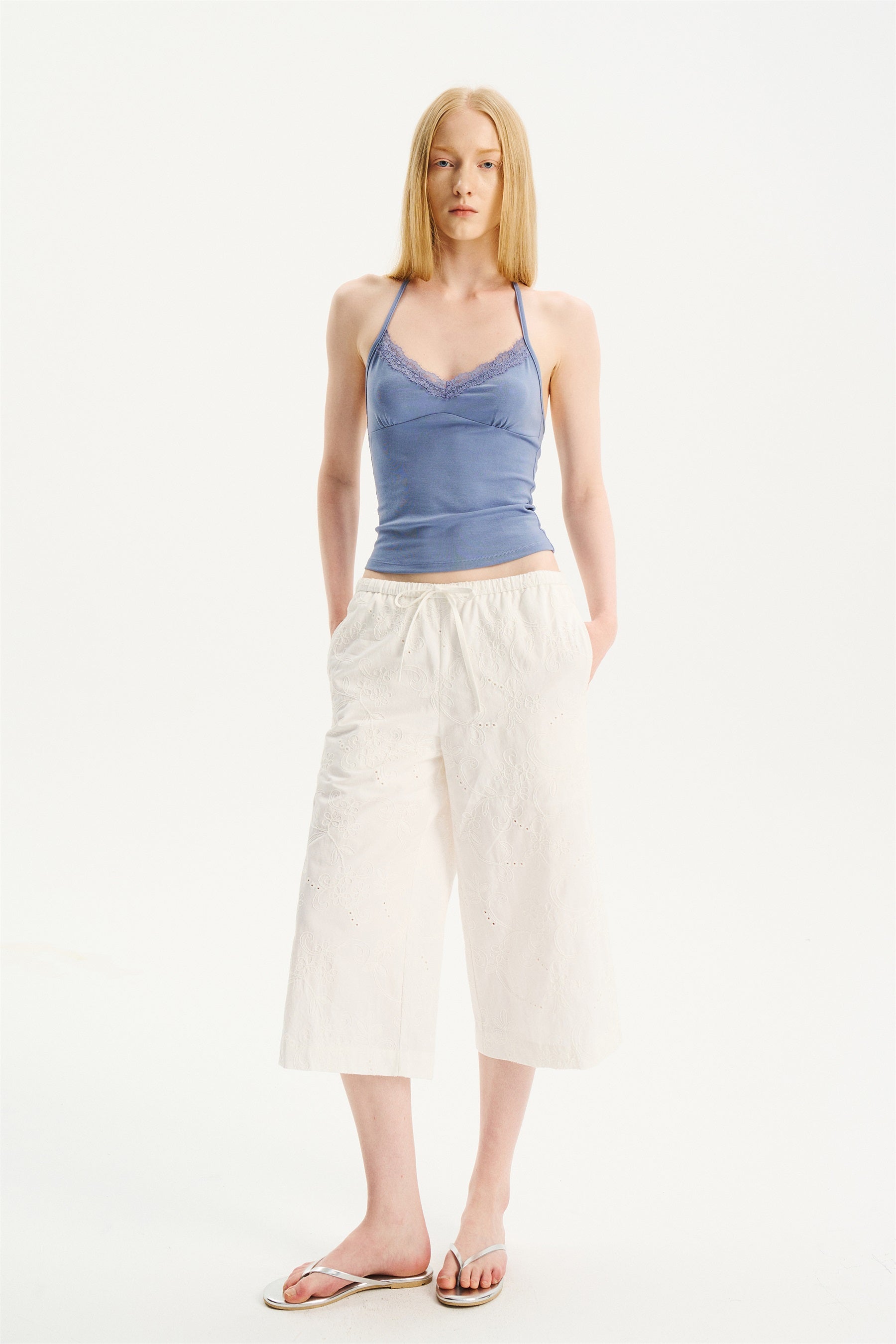 Elastic-Waist Embroidered Cropped Pants White