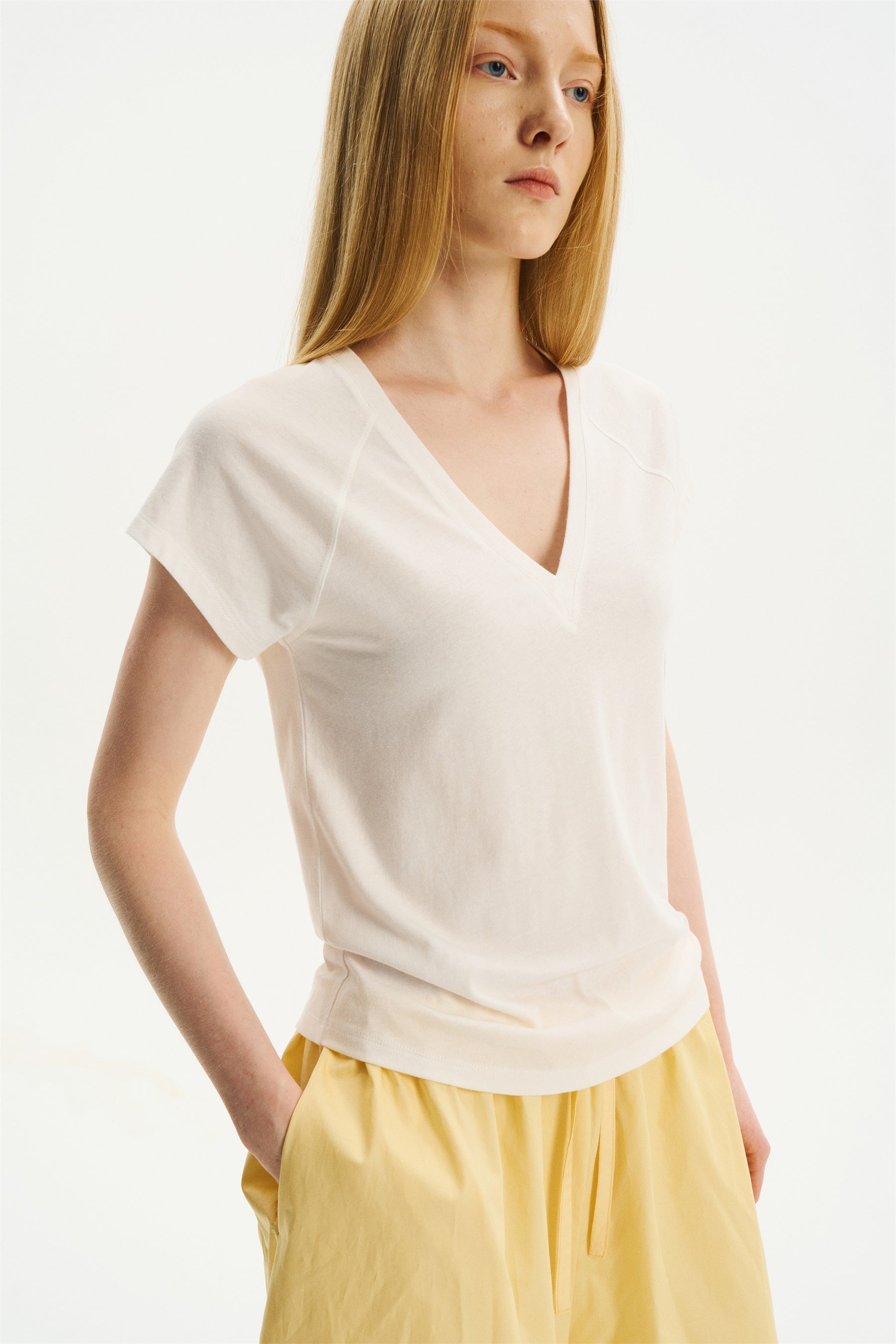 Textured Snowy Cotton-Hemp V-Neck T-Shirt White