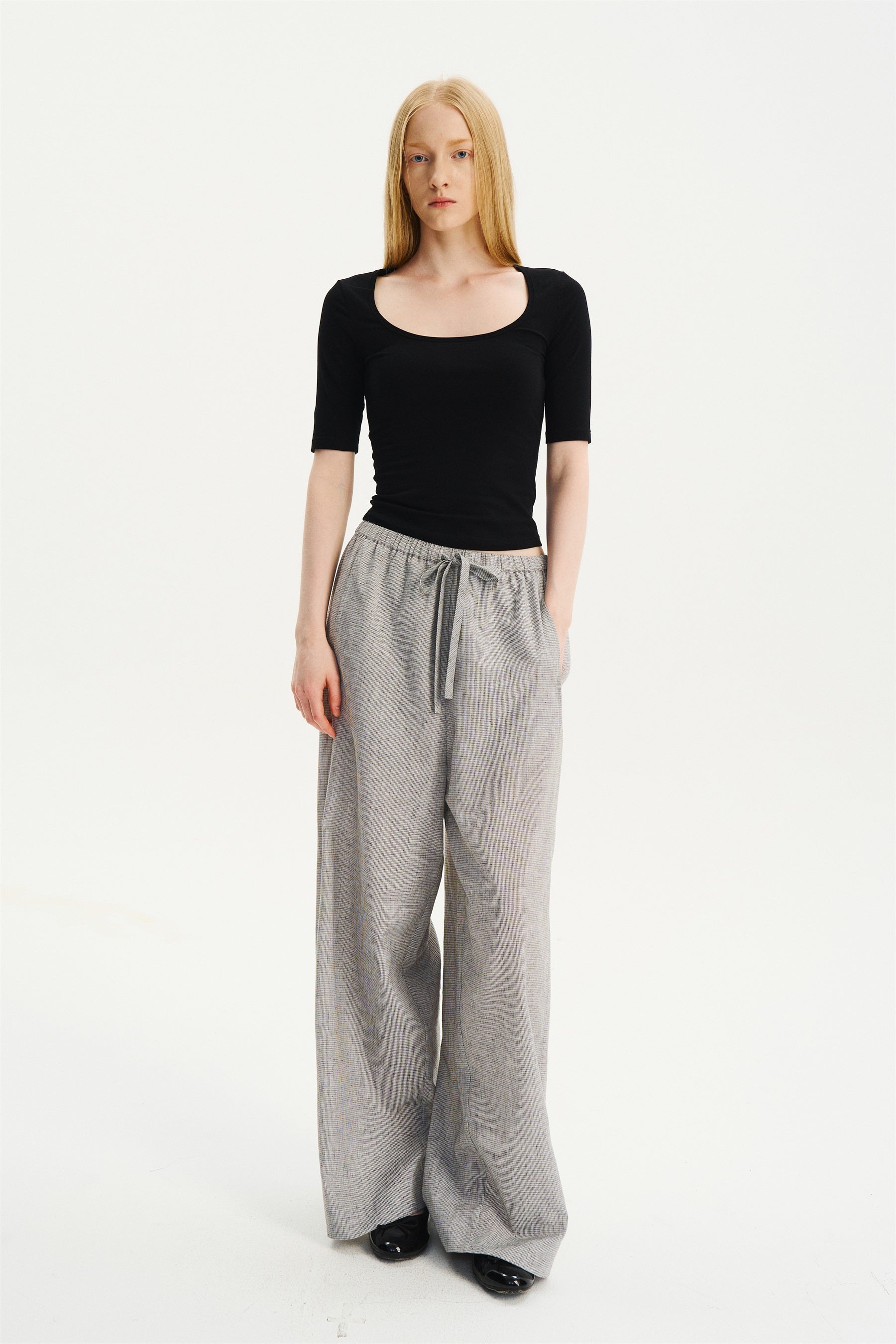 Deep U-Neck Elbow-Sleeve T-Shirt Black