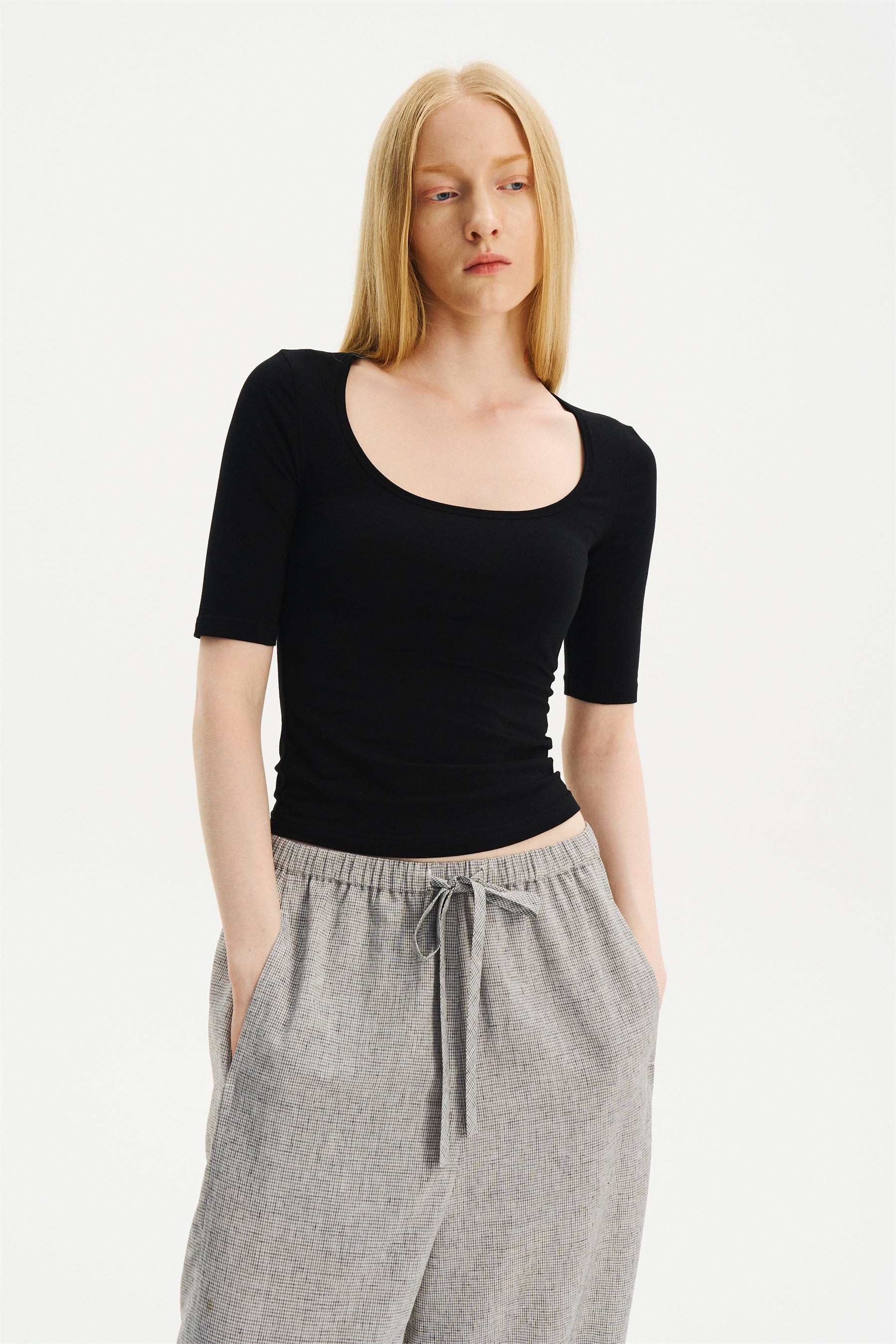 Deep U-Neck Elbow-Sleeve T-Shirt Black