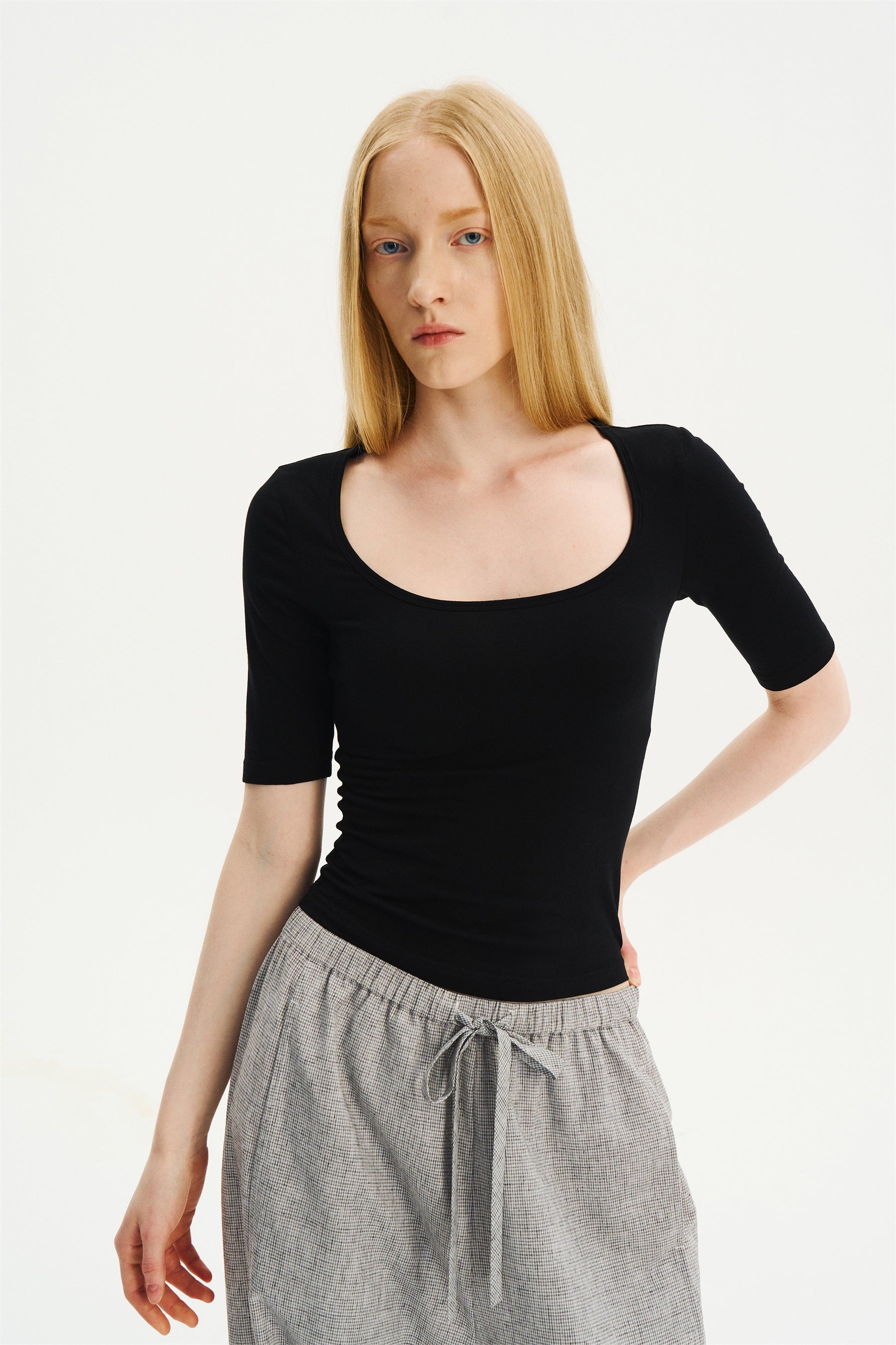 Deep U-Neck Elbow-Sleeve T-Shirt Black