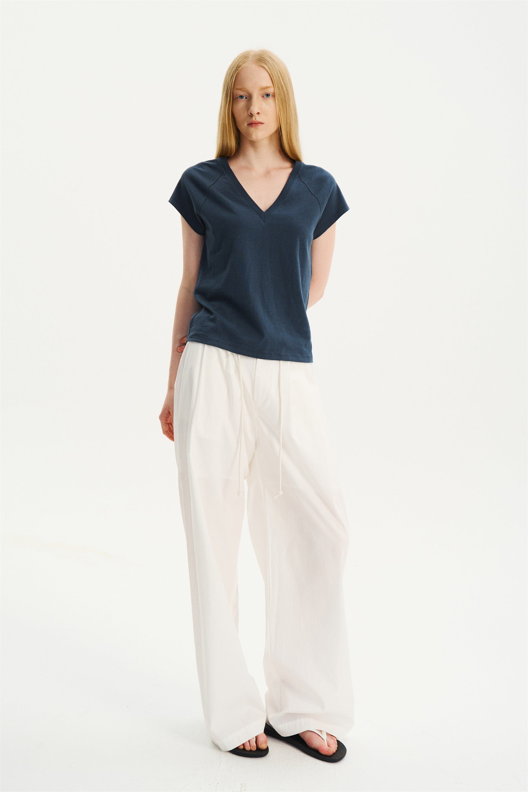 Textured Snowy Cotton-Hemp V-Neck T-Shirt Blue
