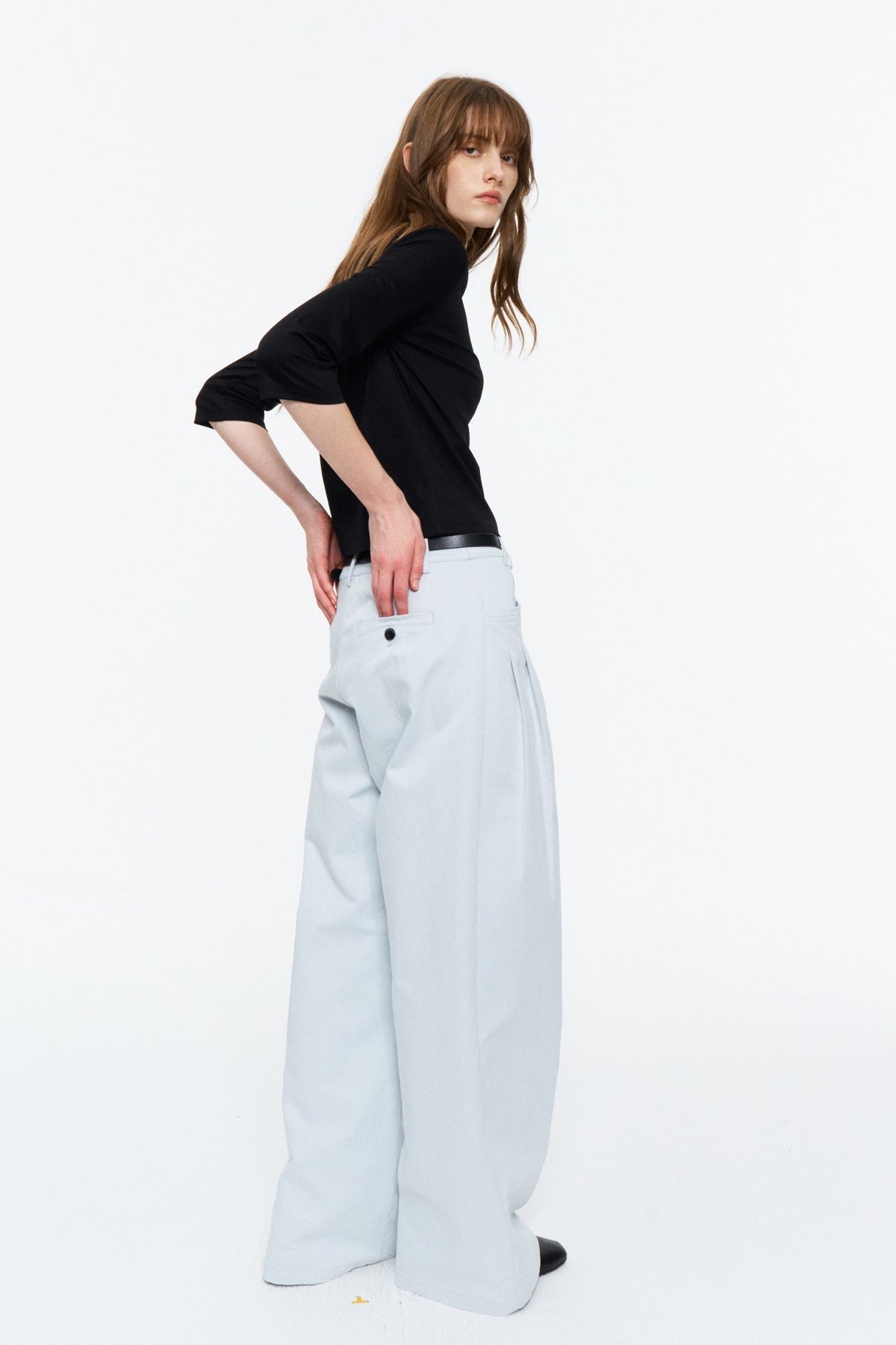 Mid-Low Rise Pleated Curved-Leg Pants Light Blue