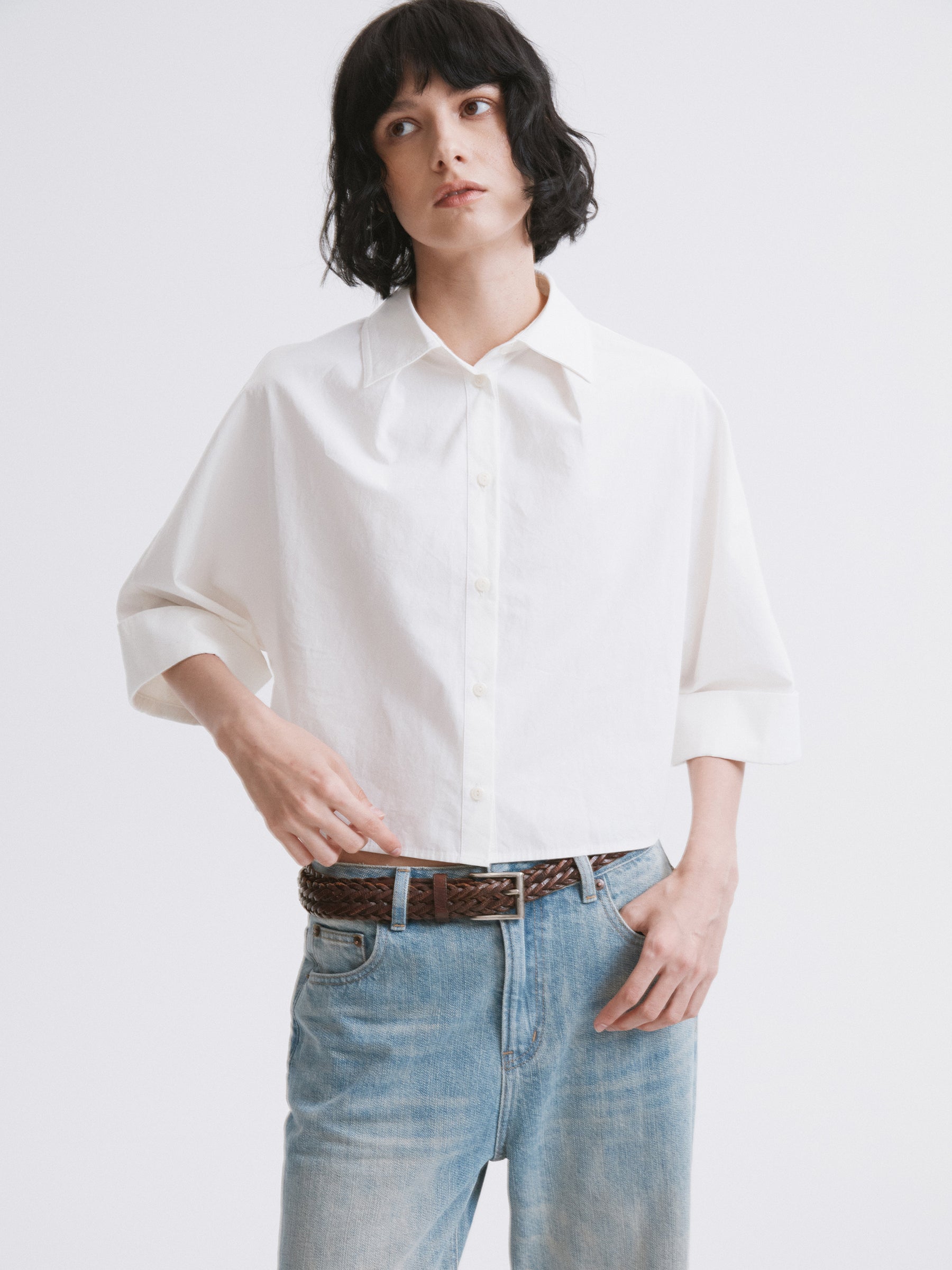 Skin-Friendly Mugwort Cotton Cropped Relaxed 5-Sleeve Shirt White