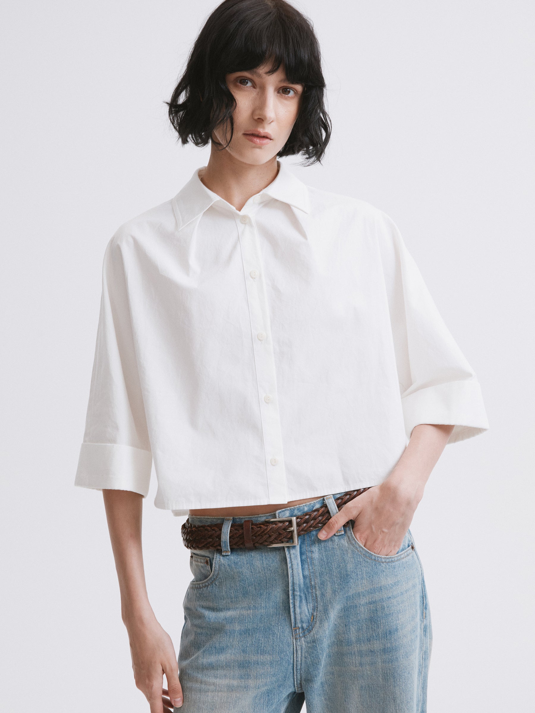 Skin-Friendly Mugwort Cotton Cropped Relaxed 5-Sleeve Shirt White