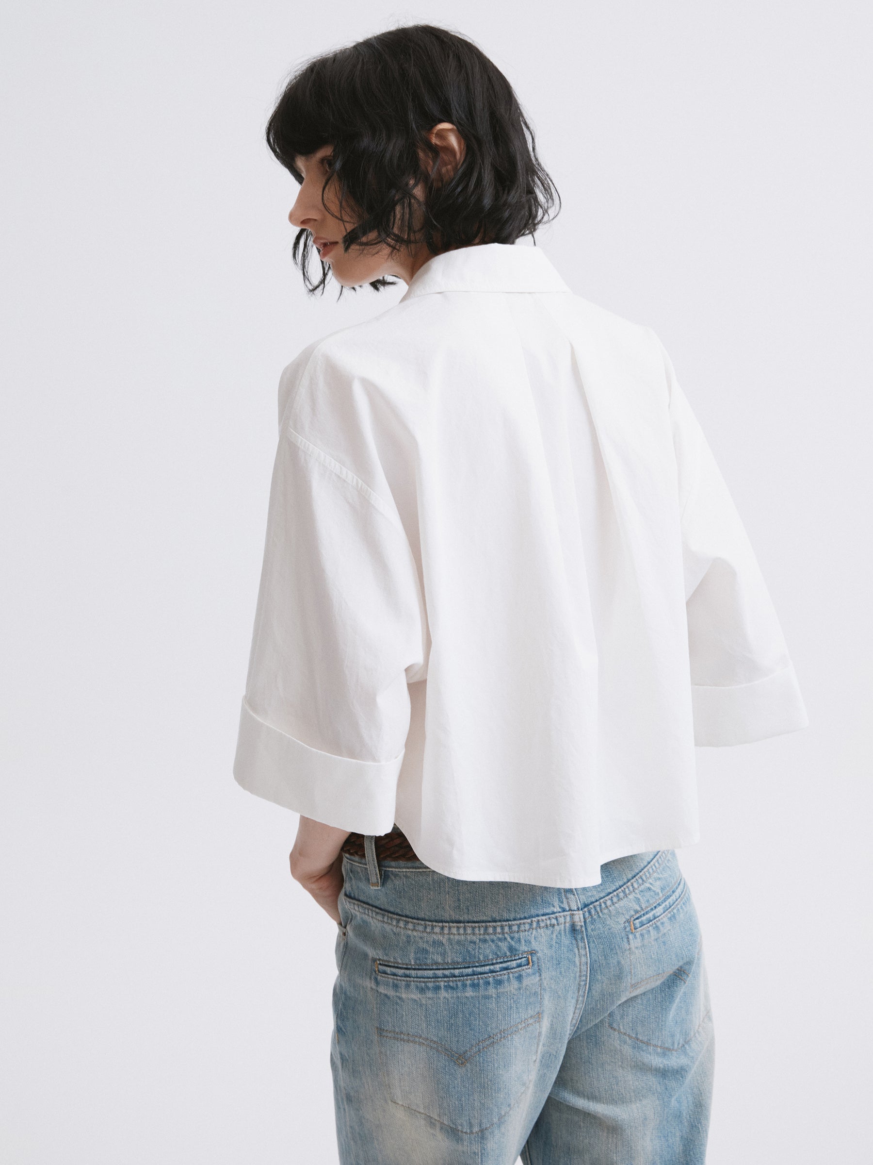 Skin-Friendly Mugwort Cotton Cropped Relaxed 5-Sleeve Shirt White