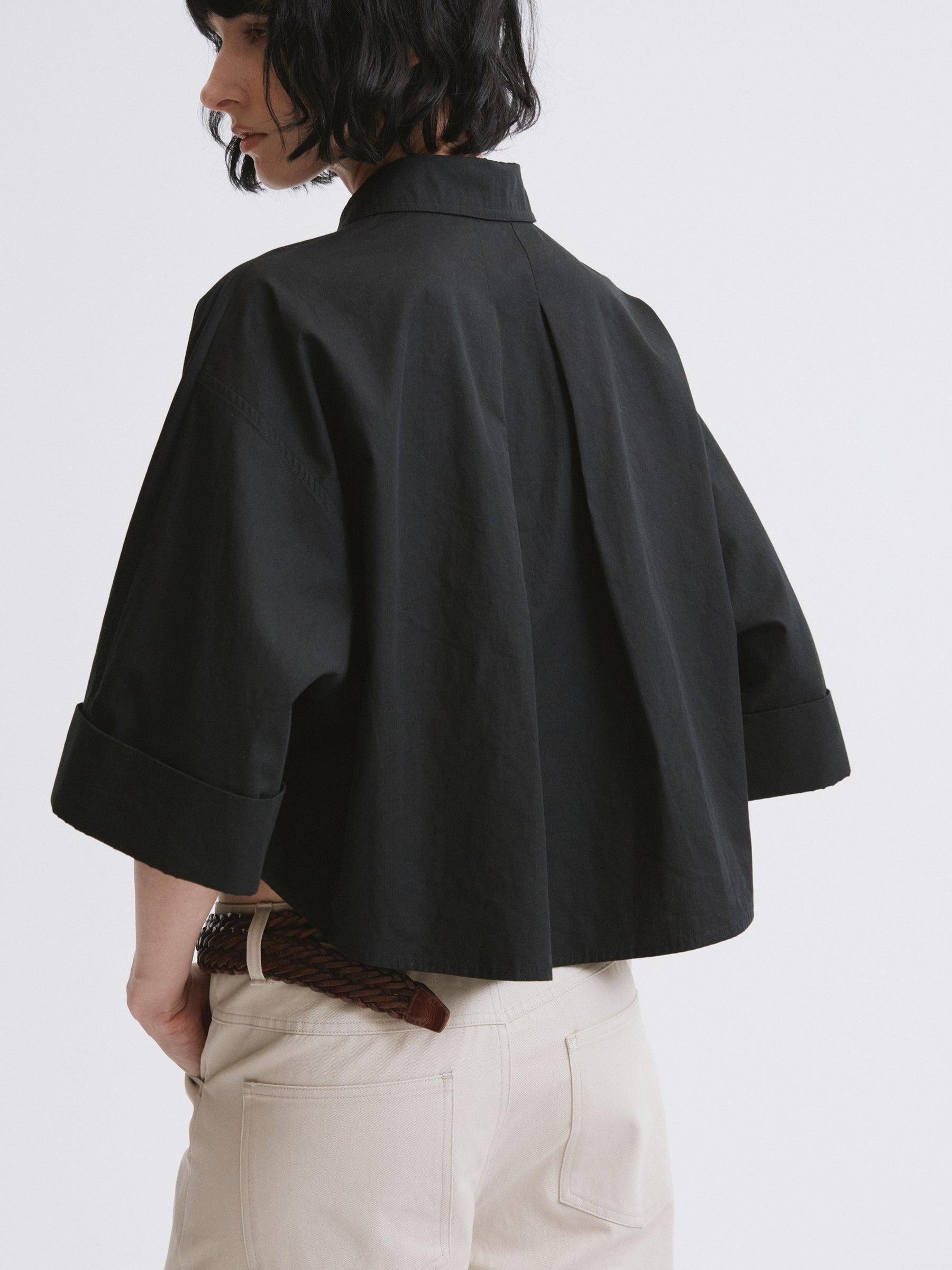 Skin-Friendly Mugwort Cotton Cropped Relaxed 5-Sleeve Shirt Black