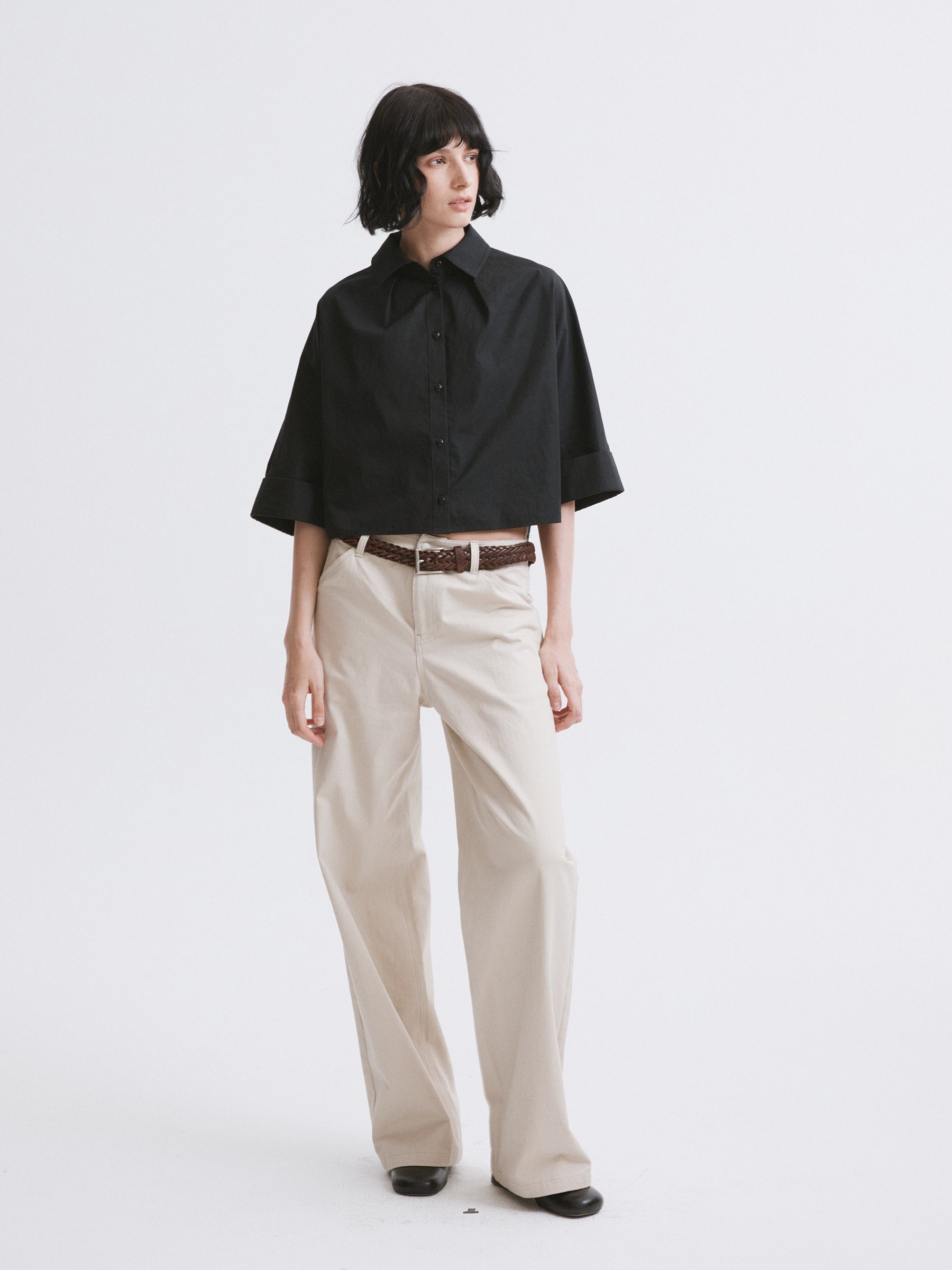 Skin-Friendly Mugwort Cotton Cropped Relaxed 5-Sleeve Shirt Black