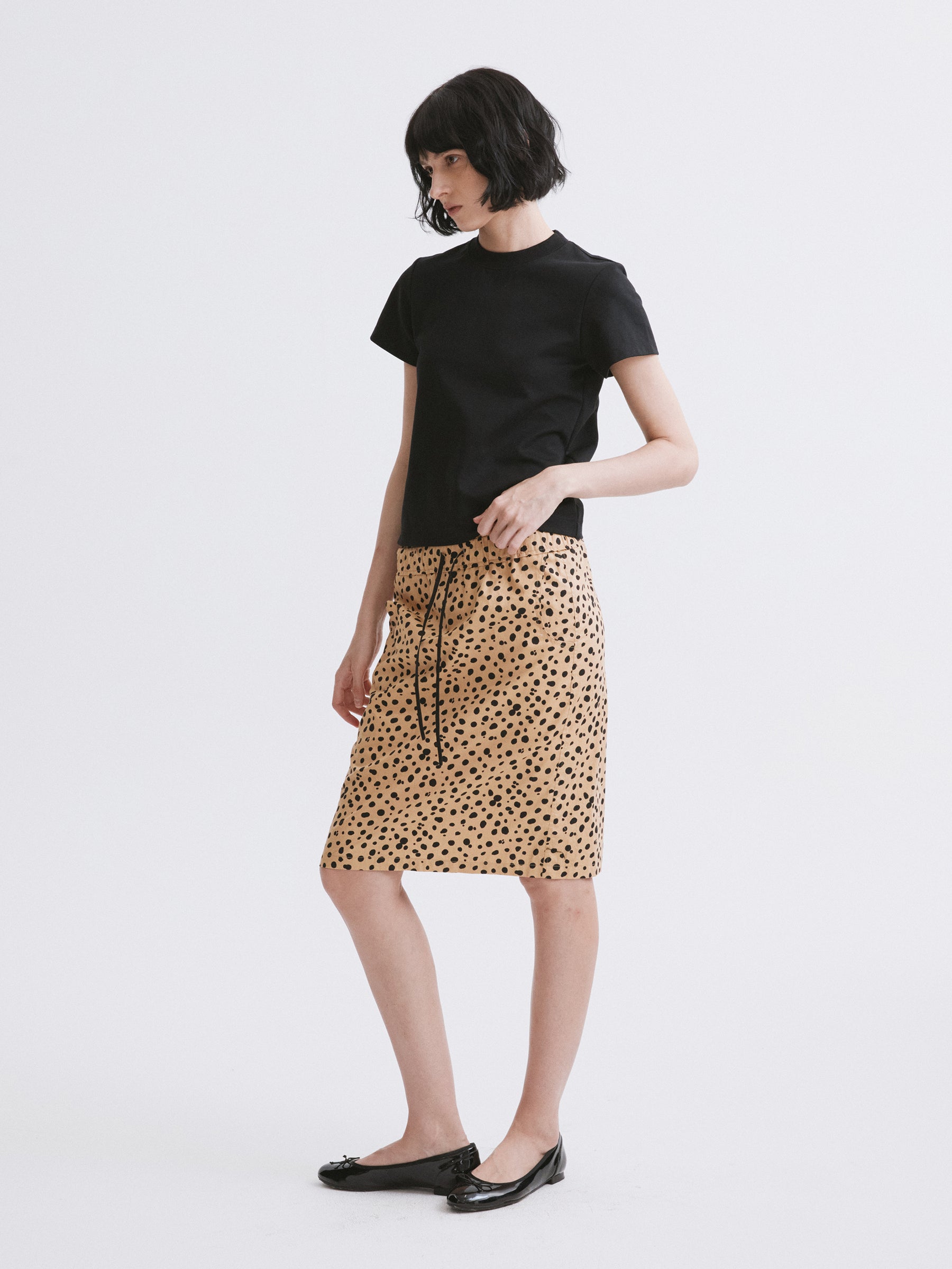 Essential Relaxed Fit Solid Short-Sleeve Tee Black