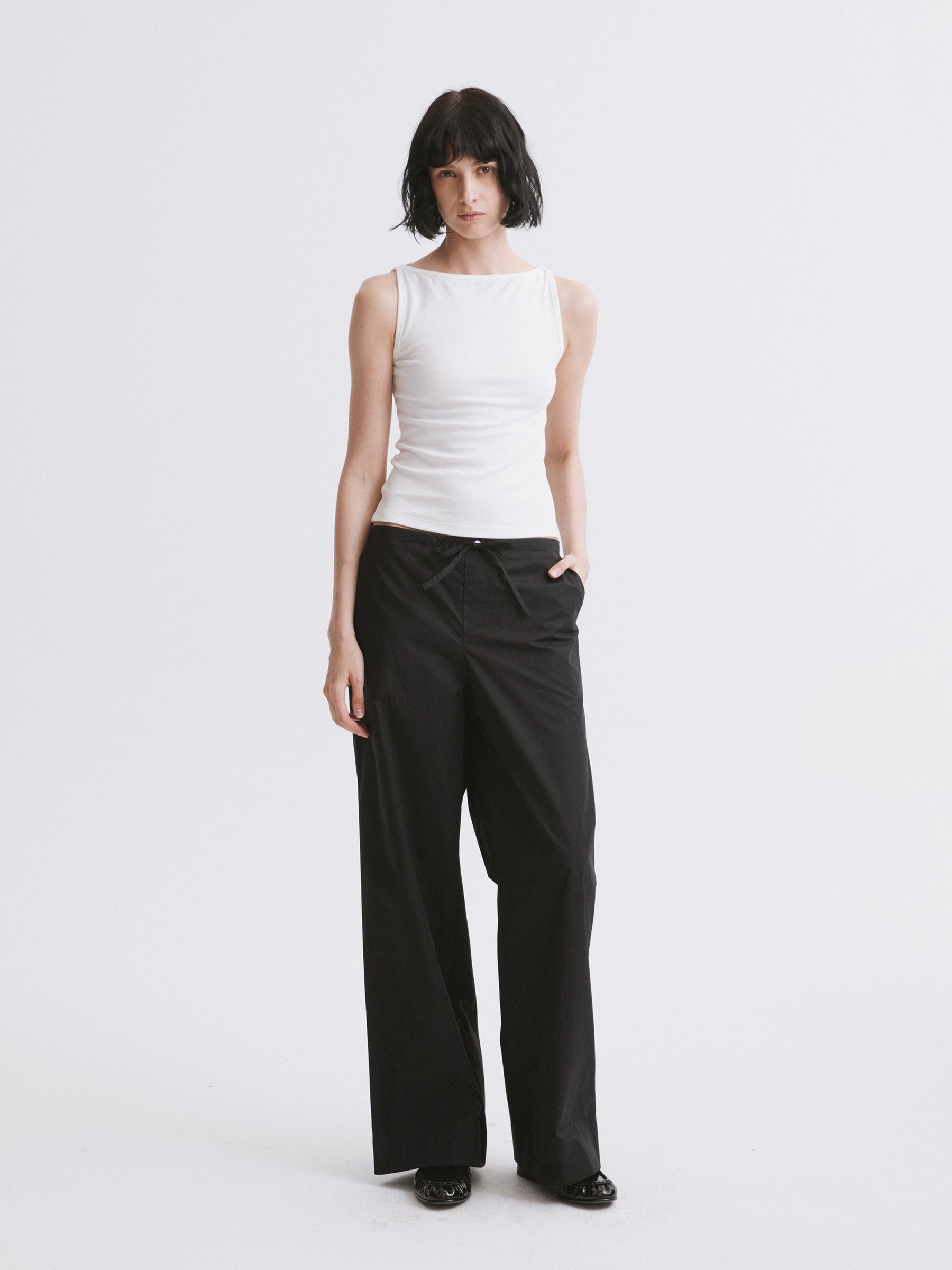 Mid-Rise Half-Elastic Waist Casual Pants Black