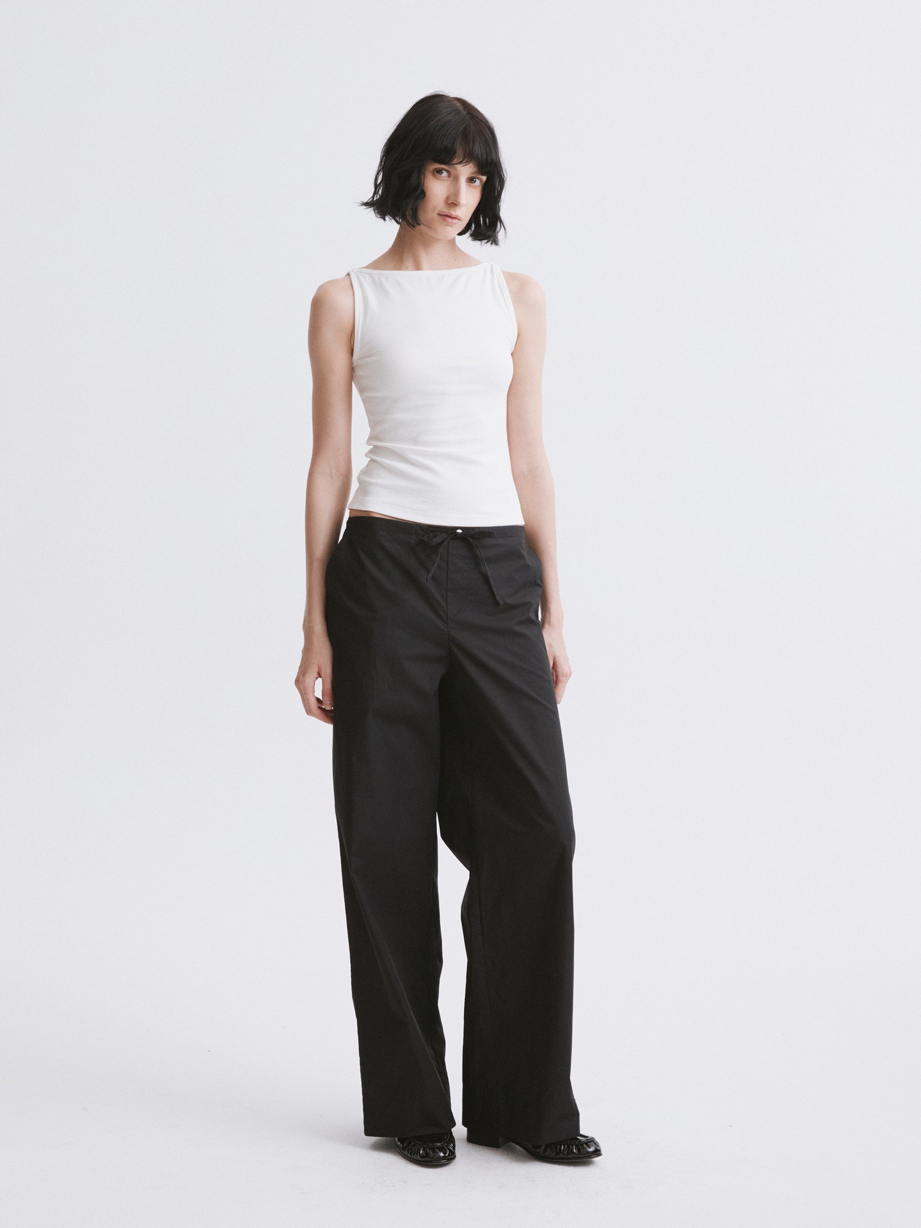 Mid-Rise Half-Elastic Waist Casual Pants Black
